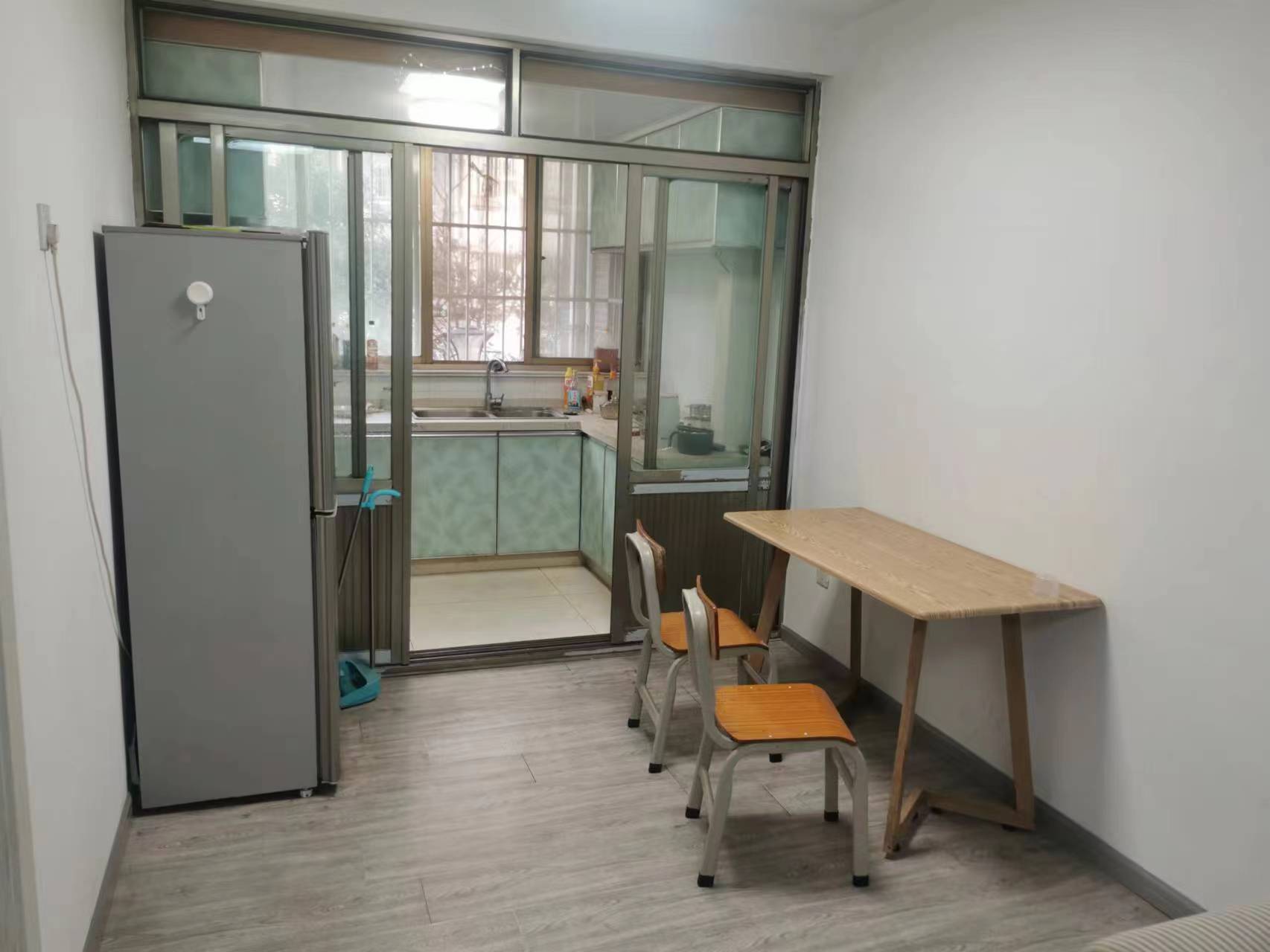 天都花苑 2室1厅1卫 89m&sup2;