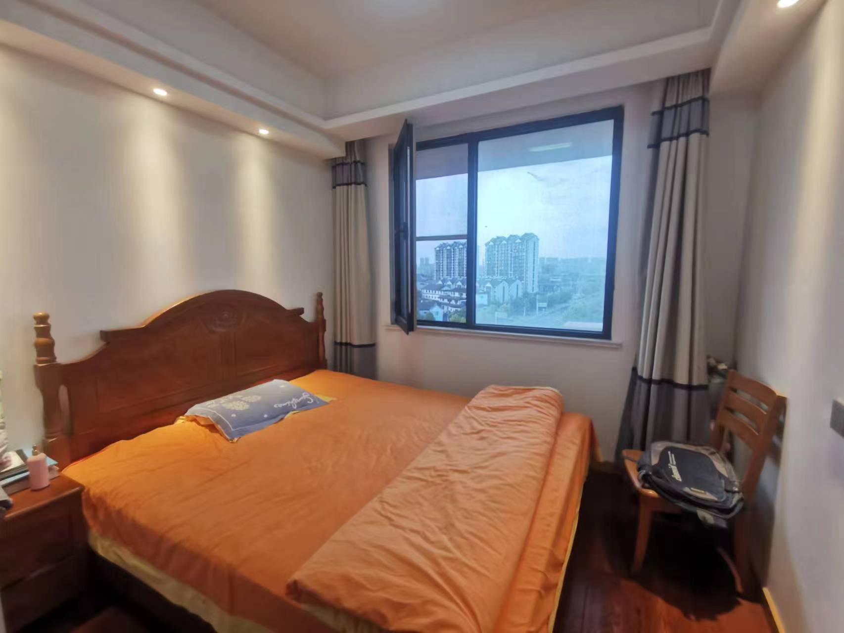 中南世纪花城三期 4室2厅2卫 138m&sup2;