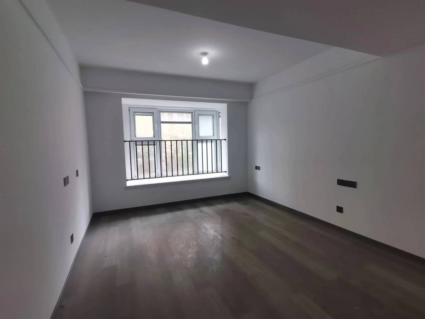 世茂云锦（九龙庭广场） 3室2厅1卫 127m&sup2;