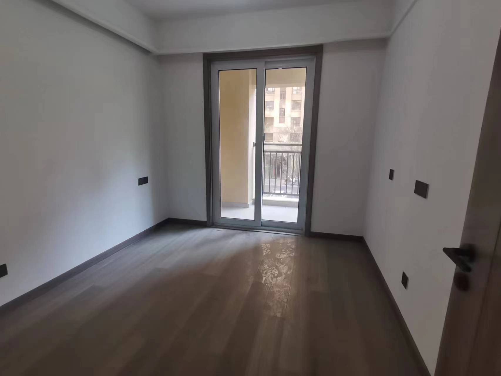 世茂云锦（九龙庭广场） 3室2厅1卫 127m&sup2;