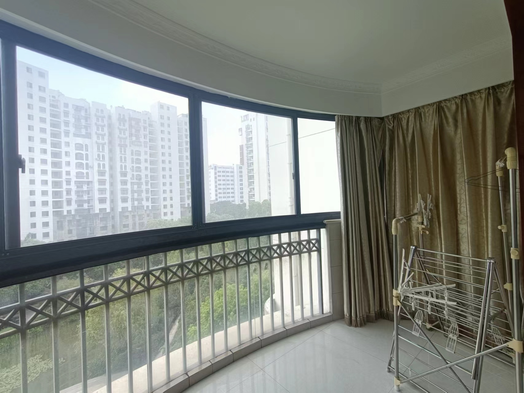 高迪晶城 3室2厅2卫 158m&sup2;