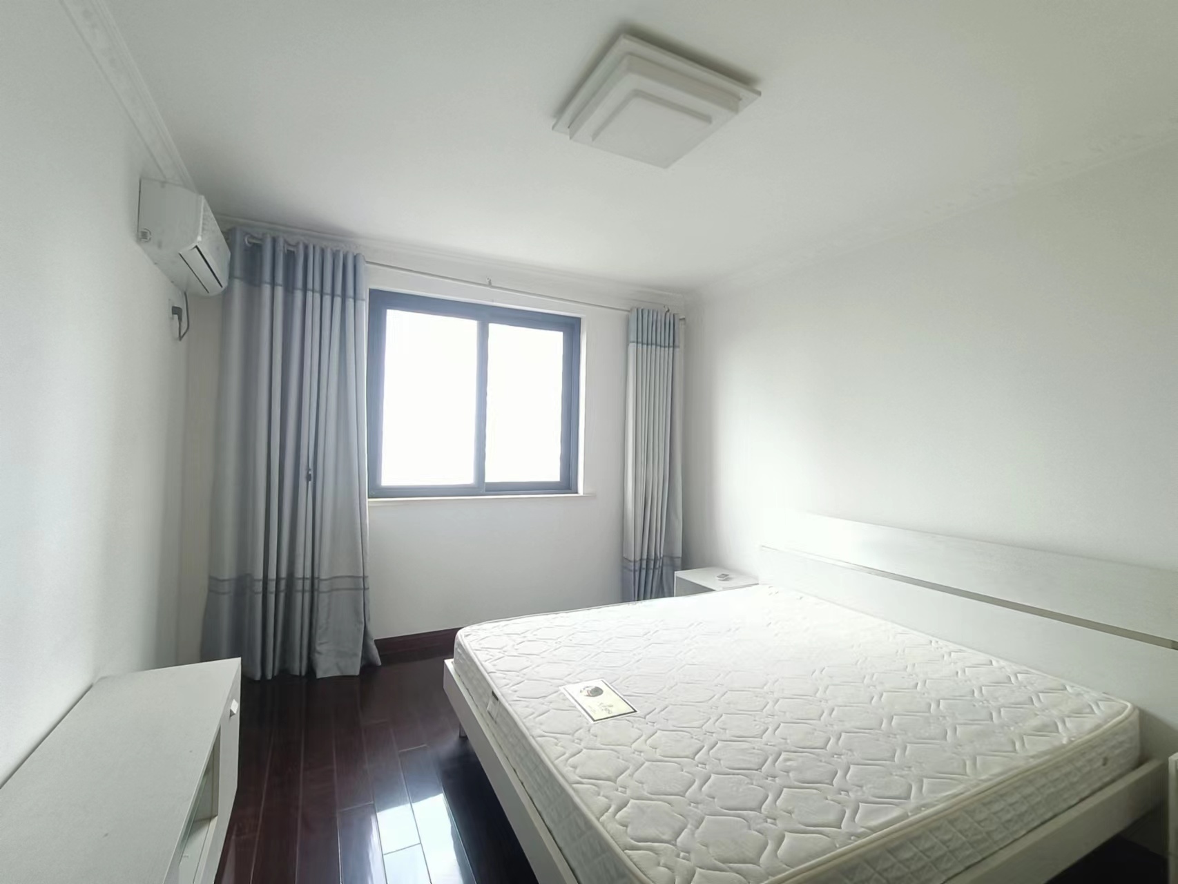 高迪晶城 3室2厅2卫 158m&sup2;
