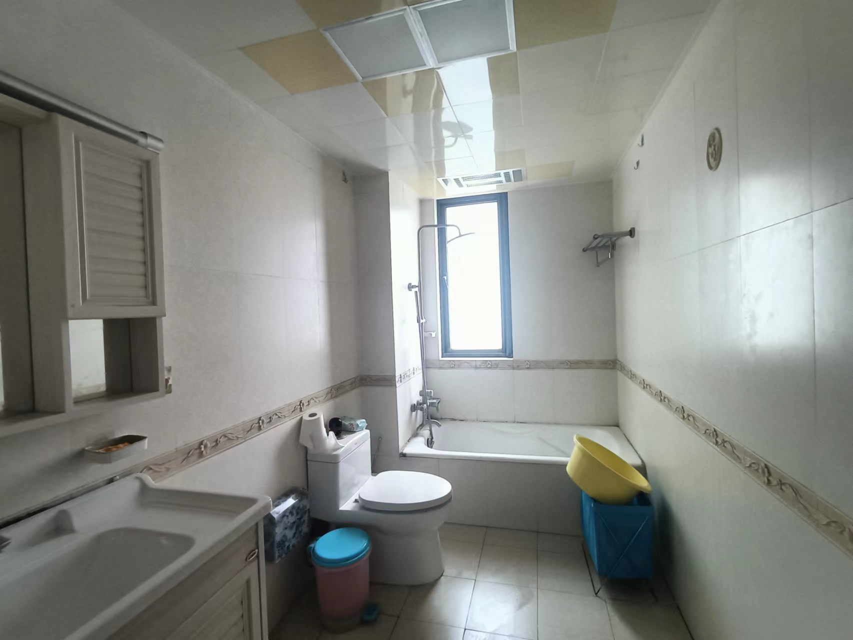 高迪晶城 3室2厅2卫 158m&sup2;