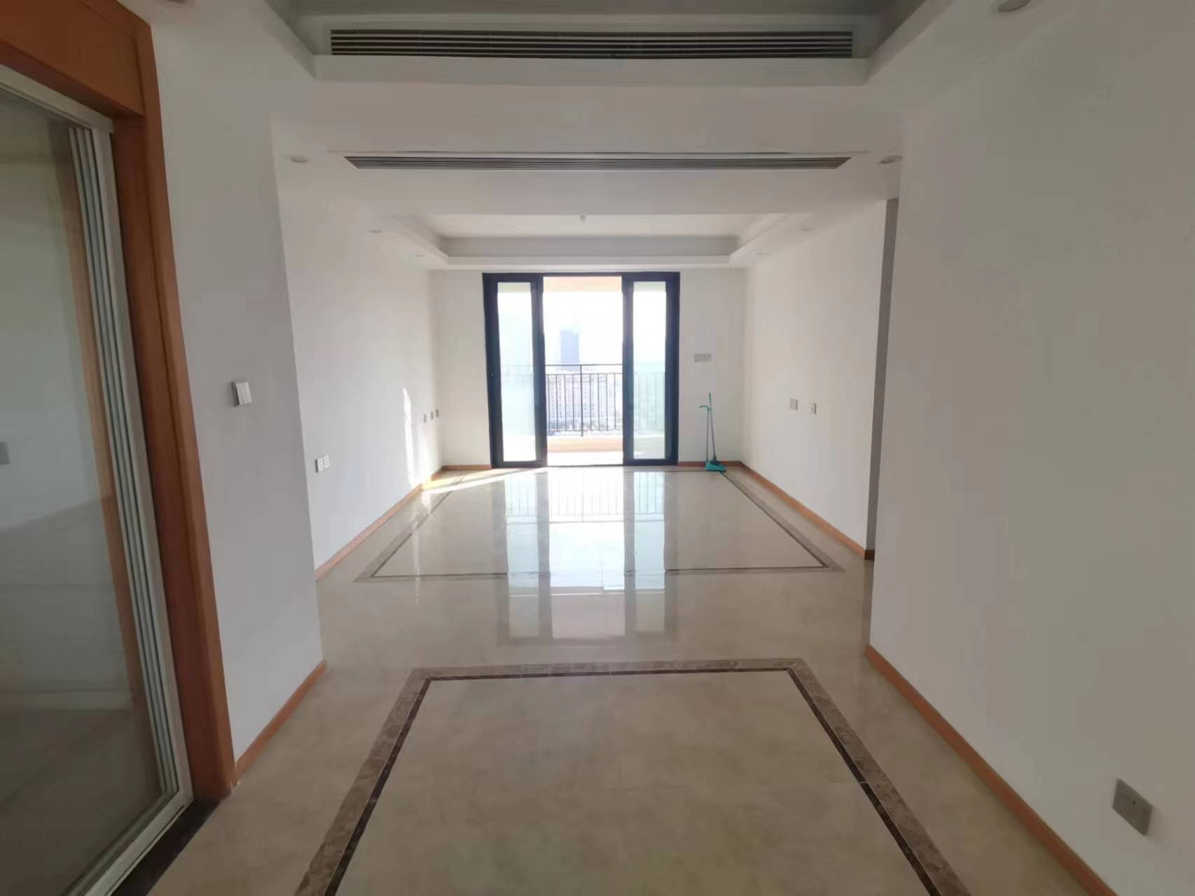中南熙悦(南通经济技术开发区) 4室2厅2卫 136m²