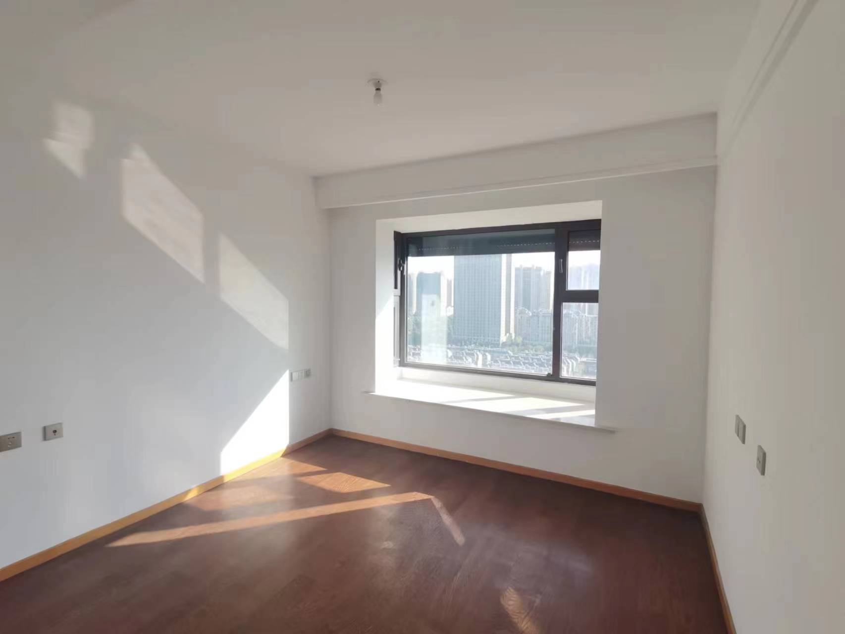 中南熙悦(南通经济技术开发区) 4室2厅2卫 136m&sup2;