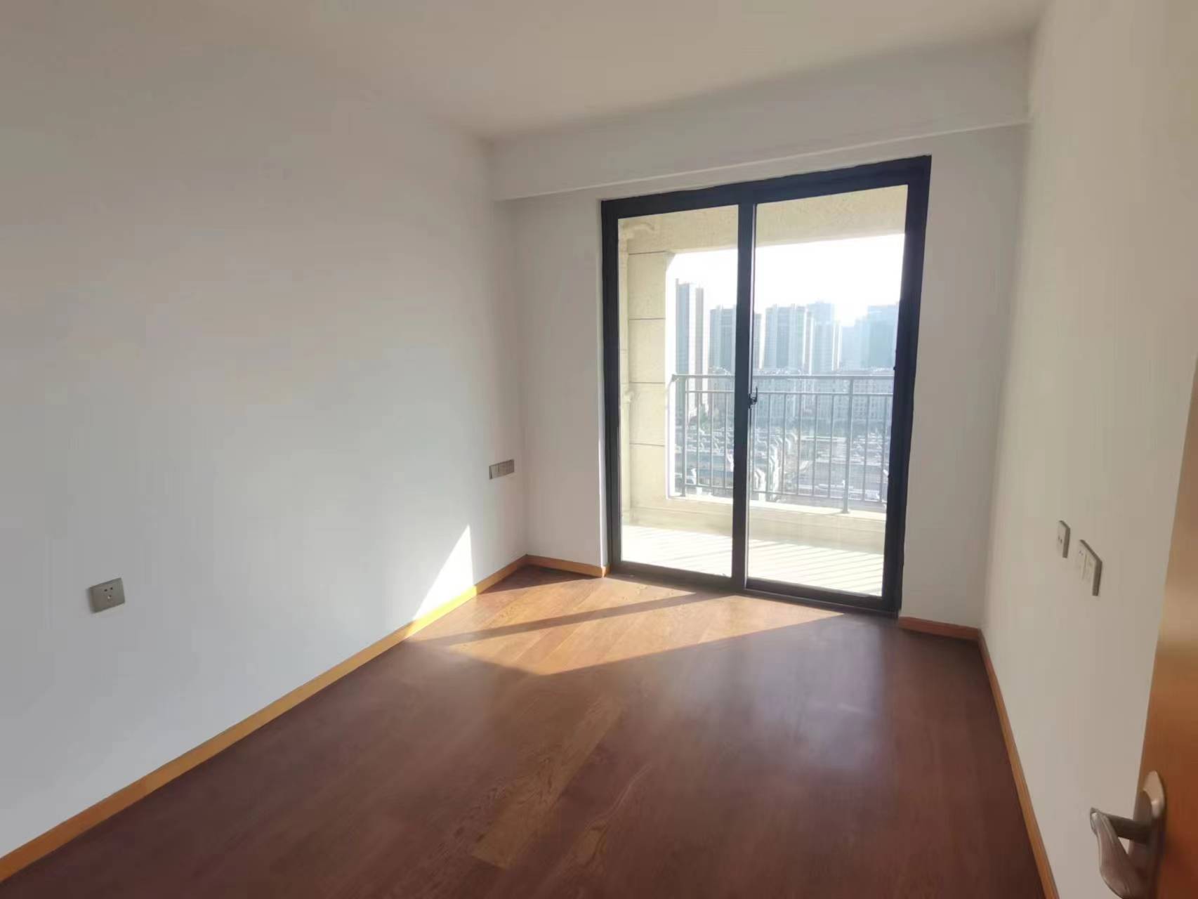中南熙悦(南通经济技术开发区) 4室2厅2卫 136m&sup2;