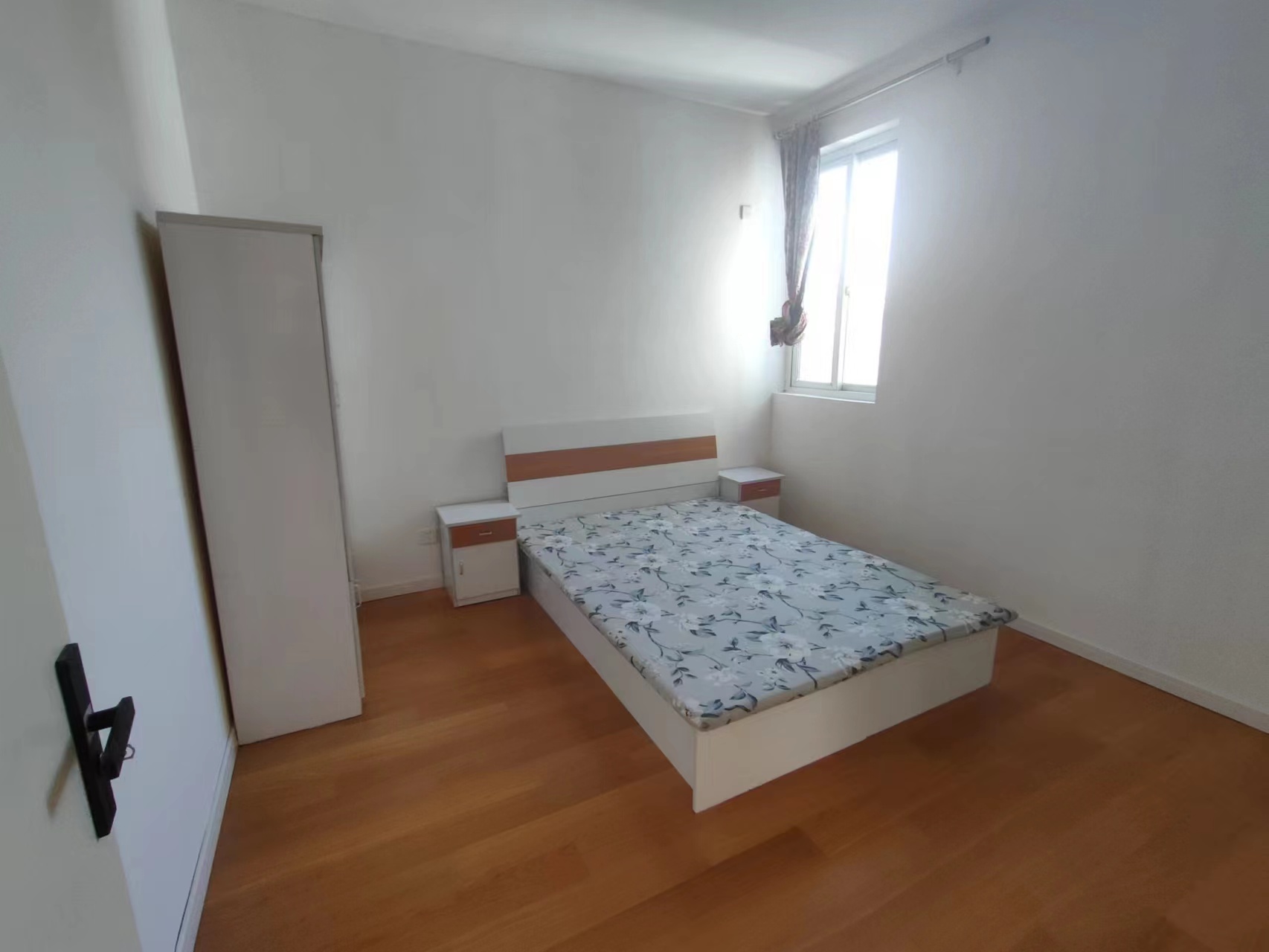 泰山公寓 7室2厅2卫 145m&sup2;
