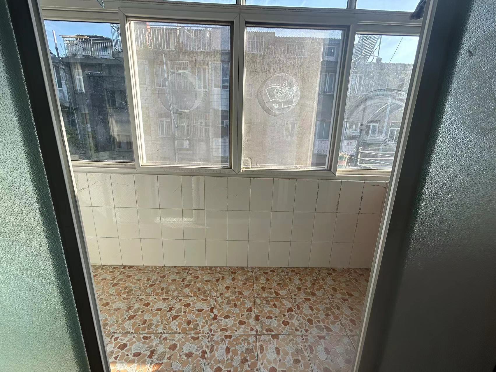 新建路新村 2室1厅1卫 58m&sup2;
