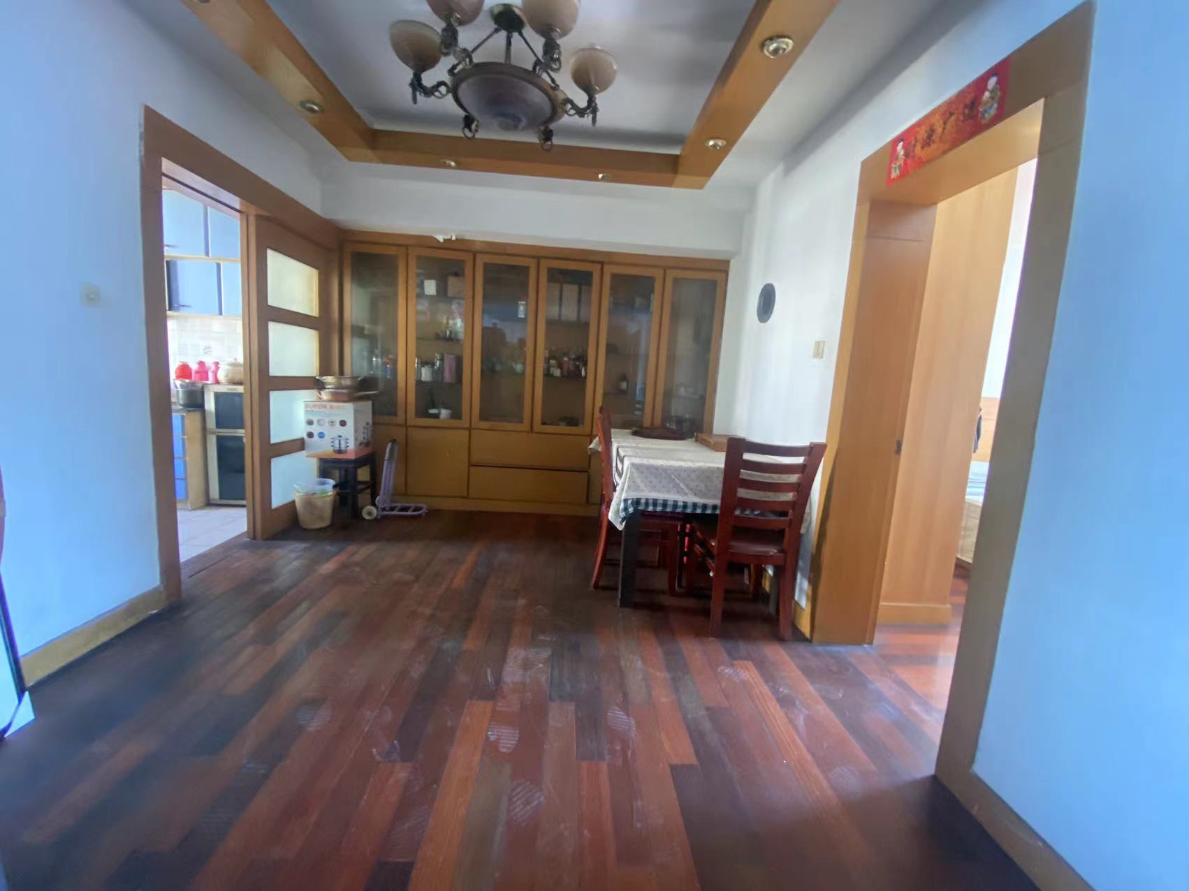 万象新路 3室2厅1卫 122.14m²