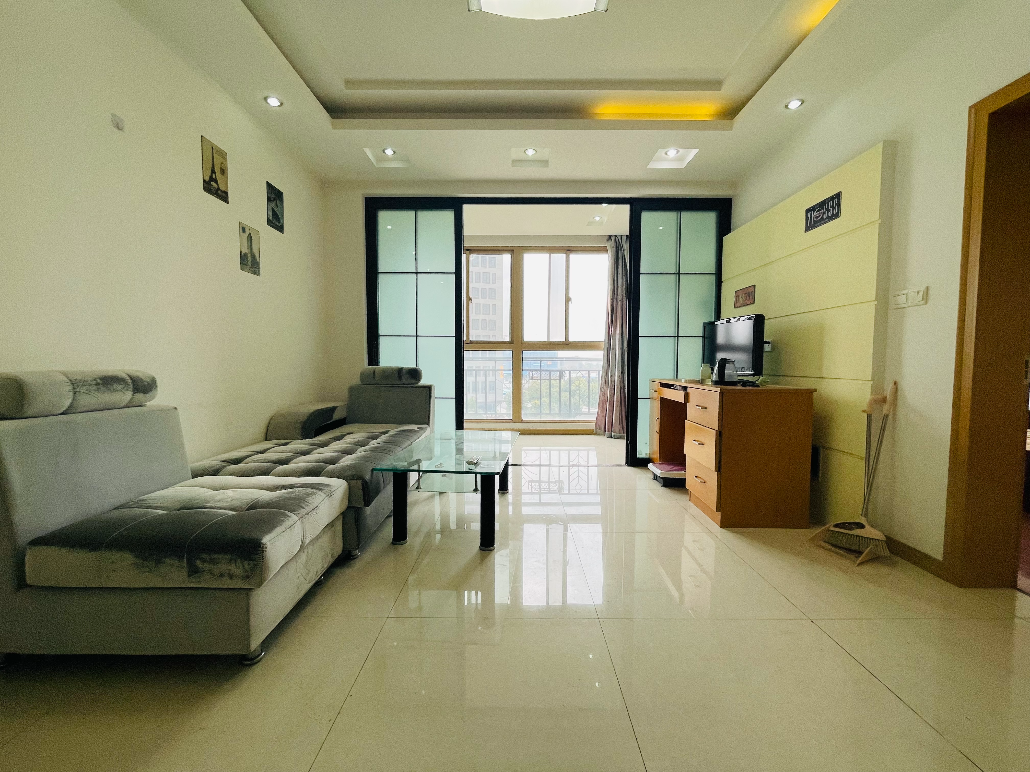中南世纪花城一期 1室1厅1卫 76.00m²