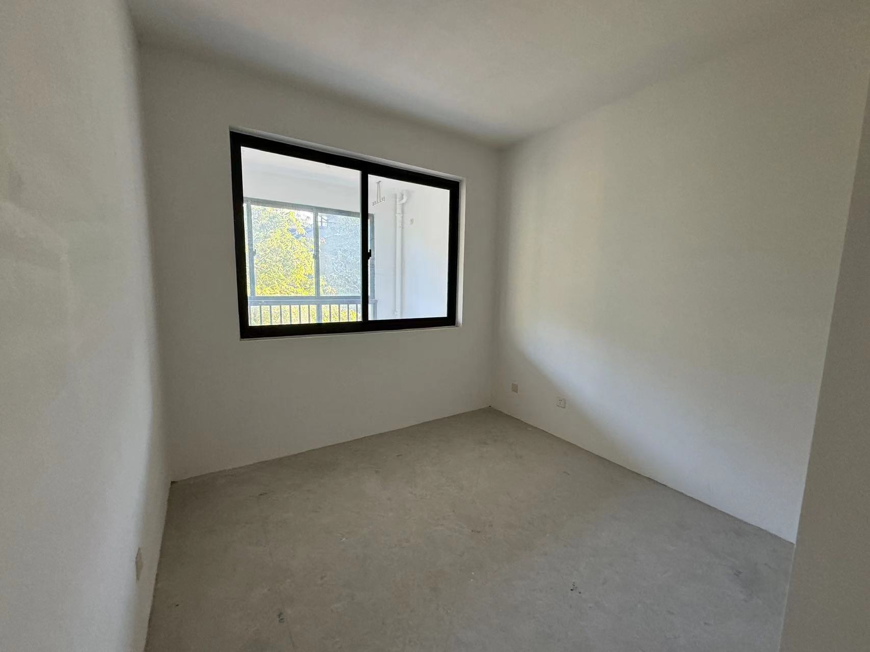 万濠山庄 4室2厅2卫 166m&sup2;