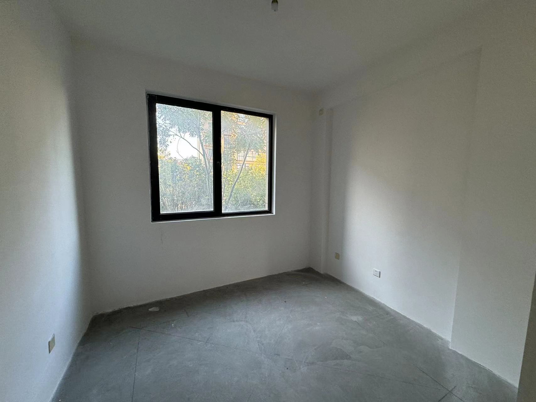 万濠山庄 4室2厅2卫 166m&sup2;