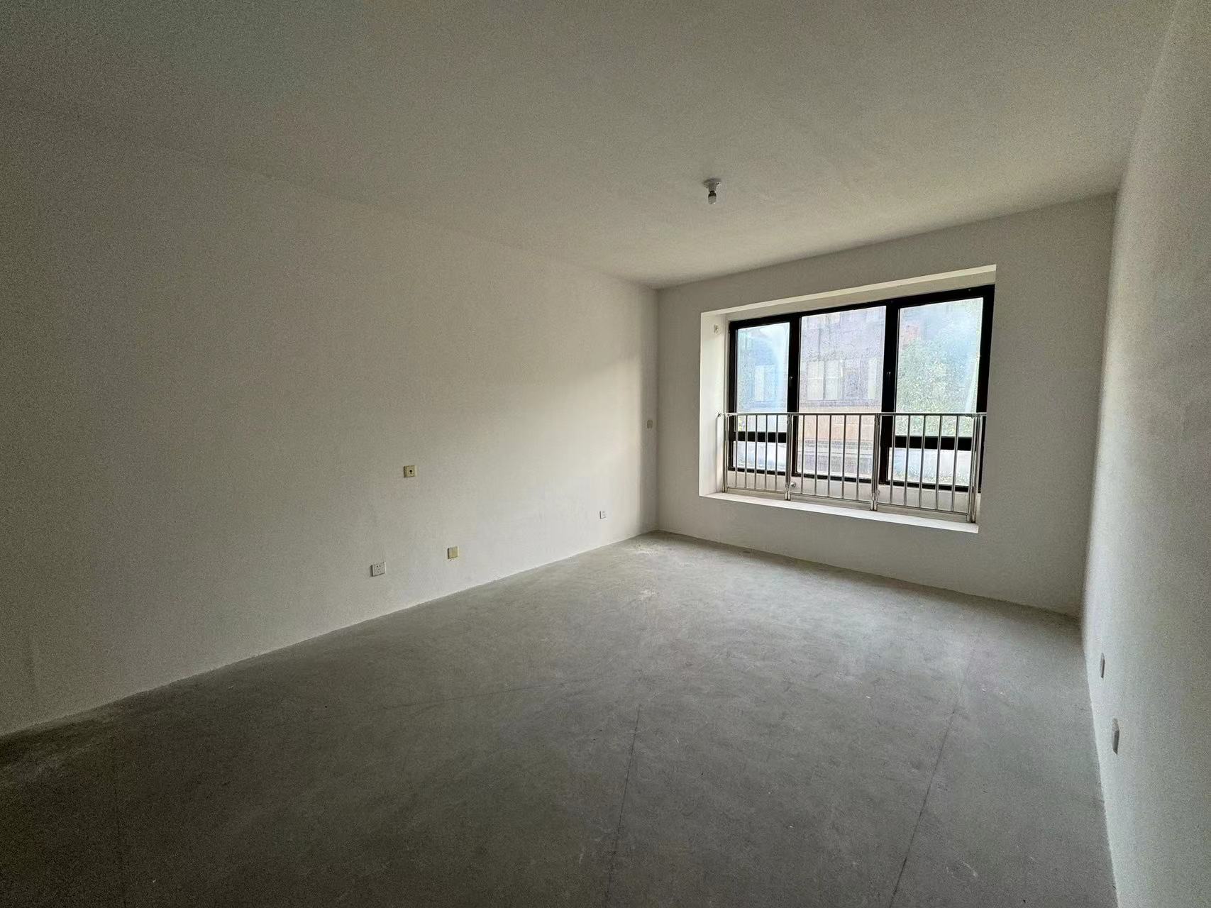 万濠山庄 4室2厅2卫 166m&sup2;