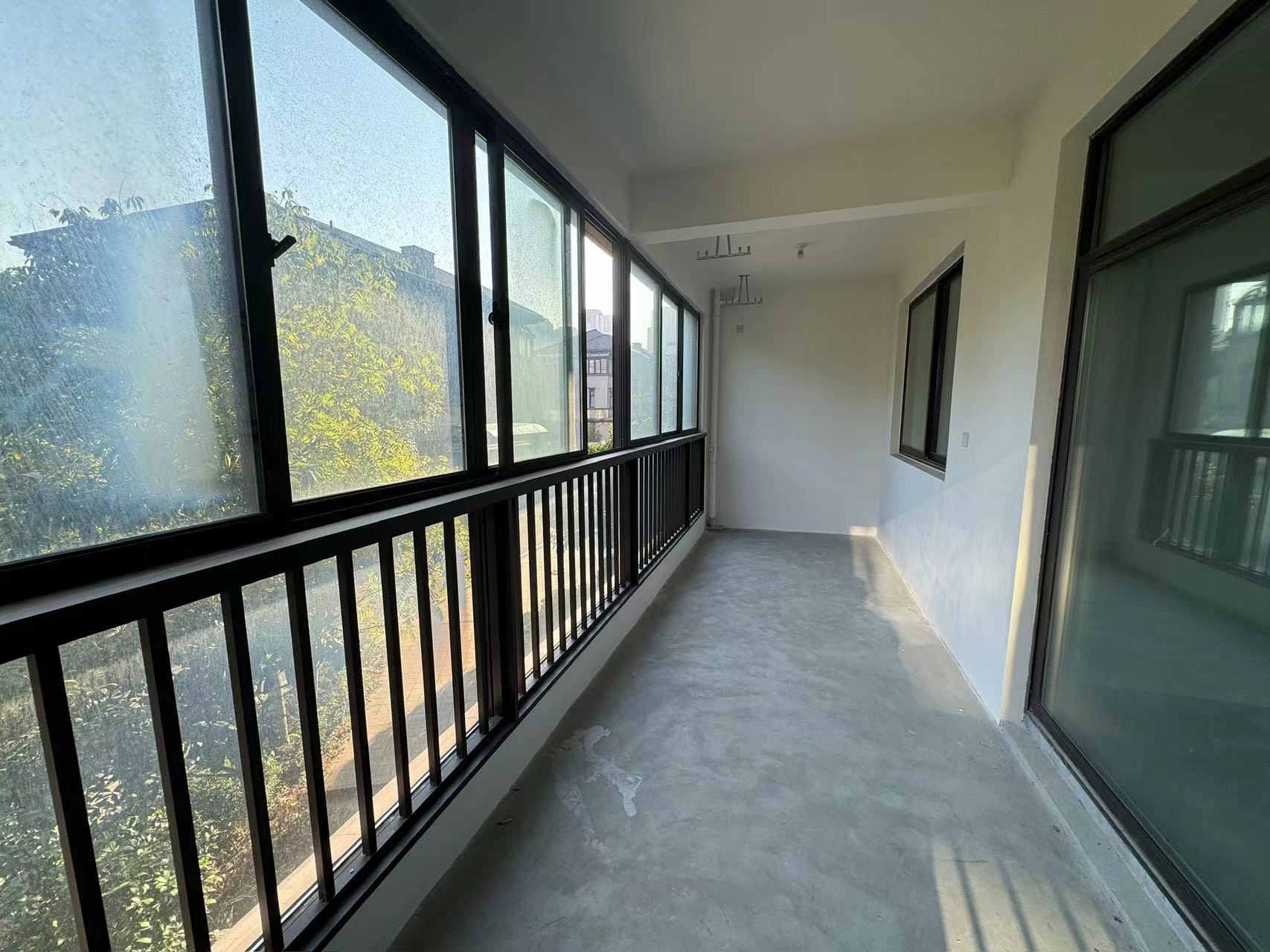万濠山庄 4室2厅2卫 166m&sup2;