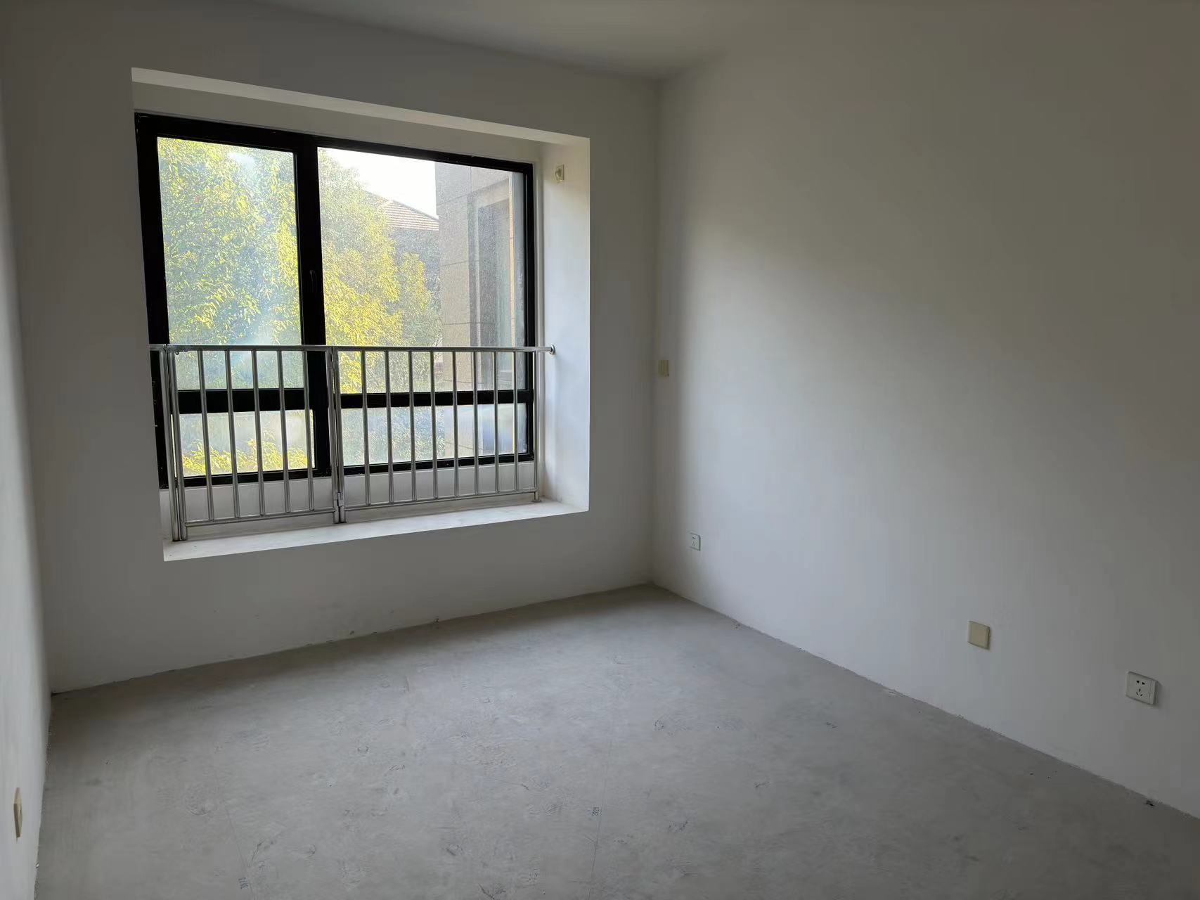 万濠山庄 4室2厅2卫 166m&sup2;