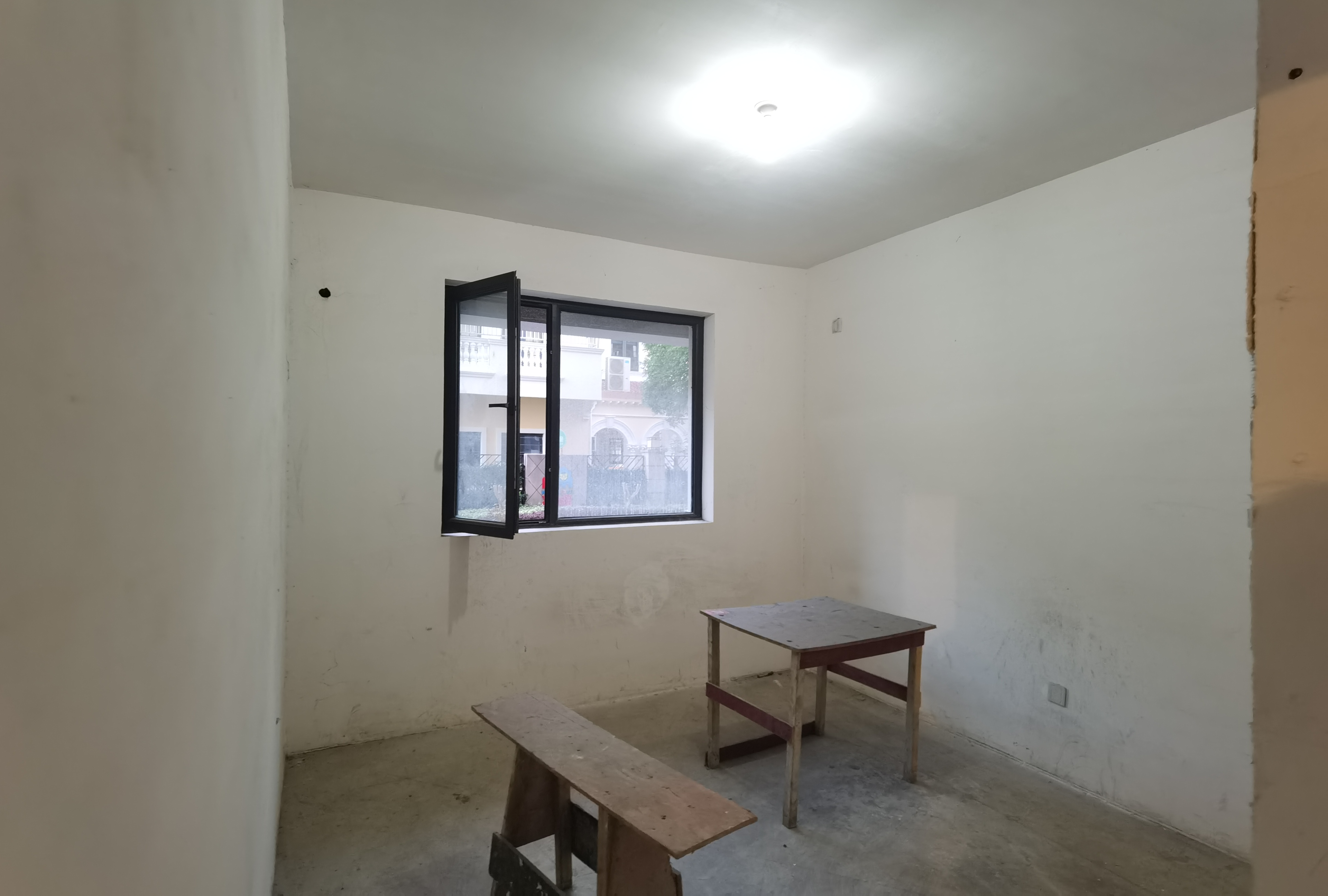 中港城皇家公寓 4室2厅2卫 142.00m&sup2;