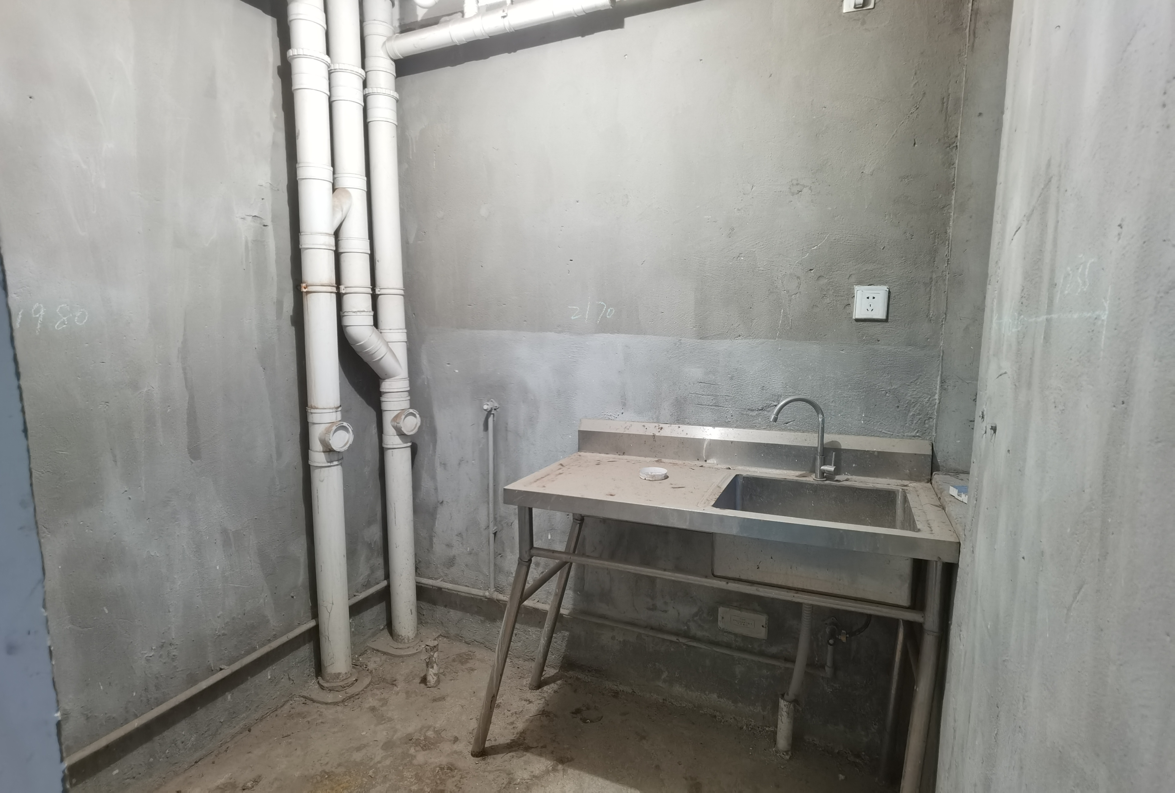 中港城皇家公寓 4室2厅2卫 142.00m&sup2;