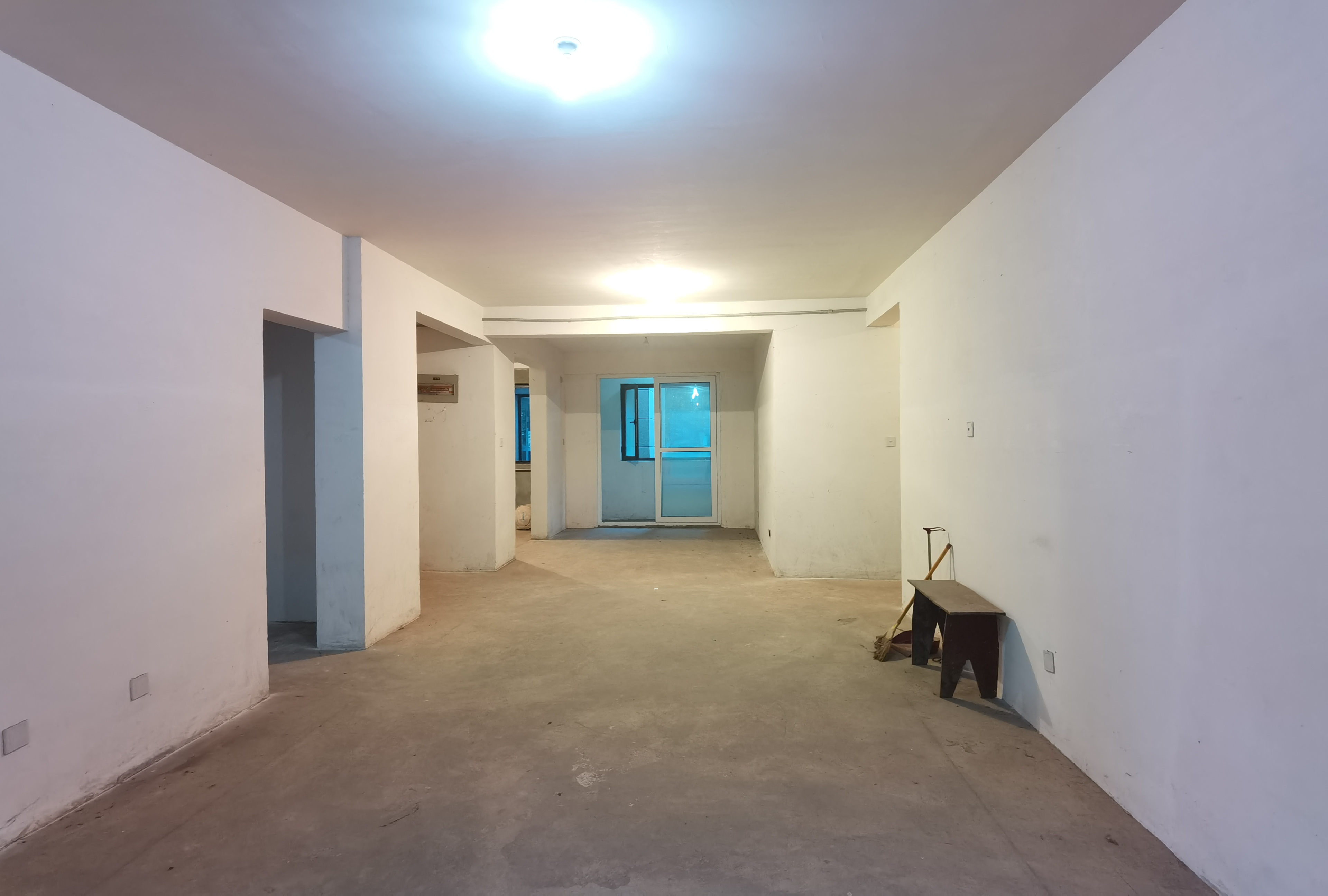 中港城皇家公寓 4室2厅2卫 142.00m&sup2;