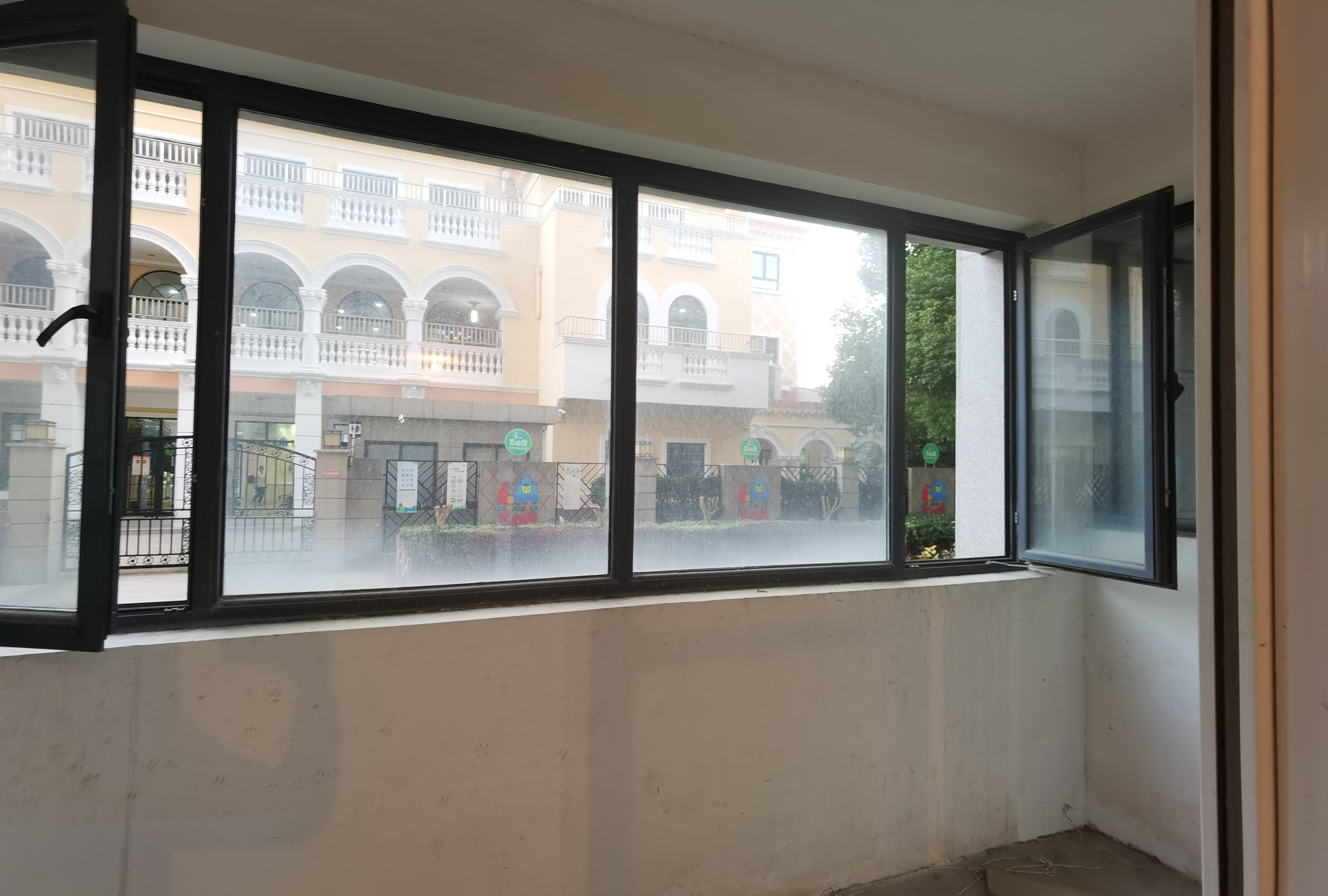 中港城皇家公寓 4室2厅2卫 142.00m&sup2;