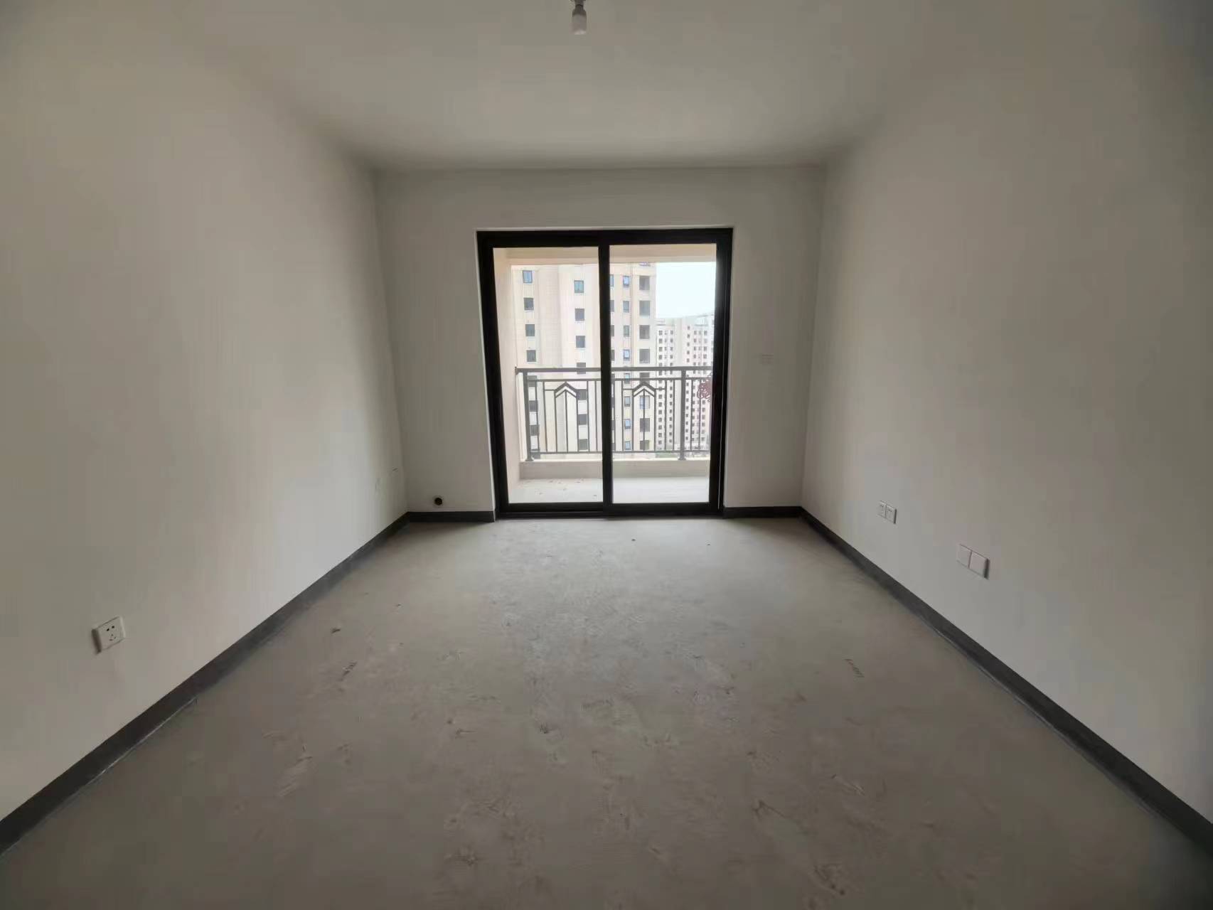 招商新城雍景湾 3室2厅1卫 87m²