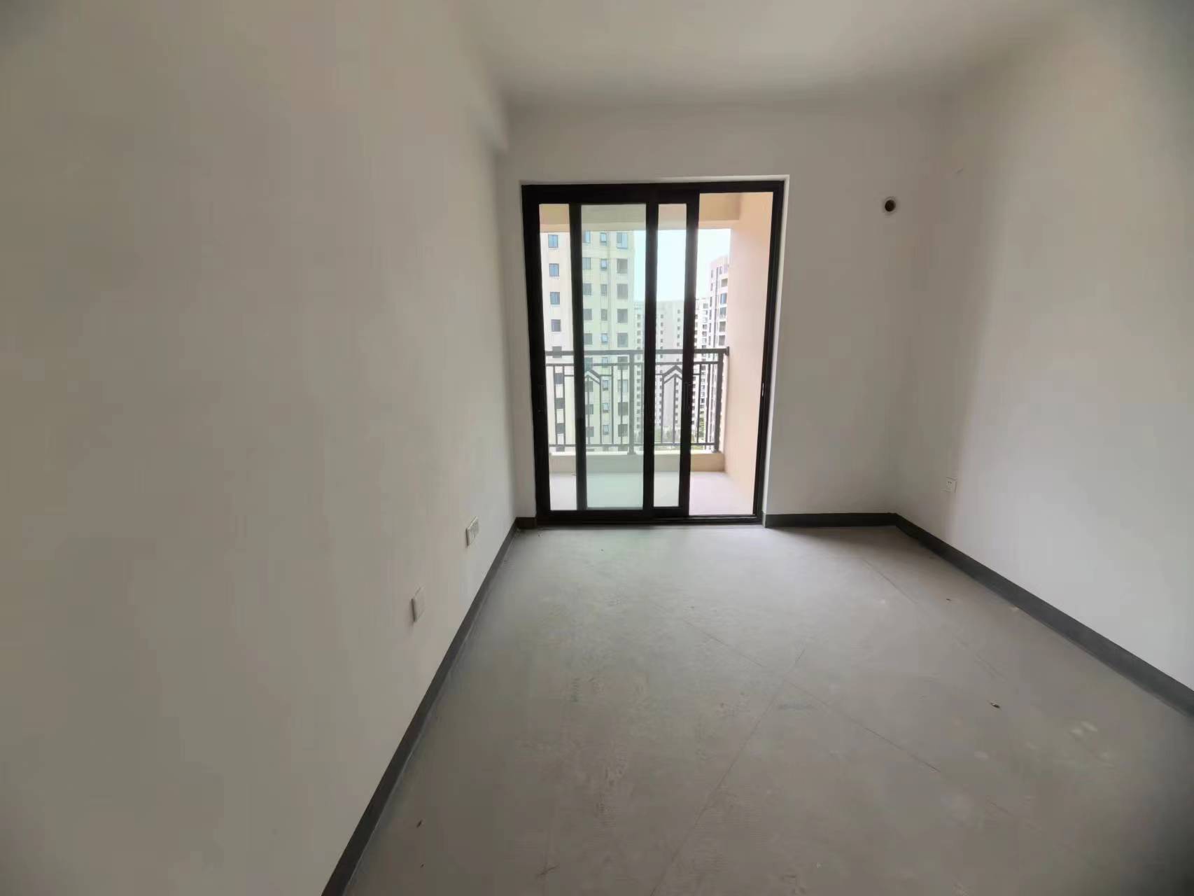 招商新城雍景湾 3室2厅1卫 87m²