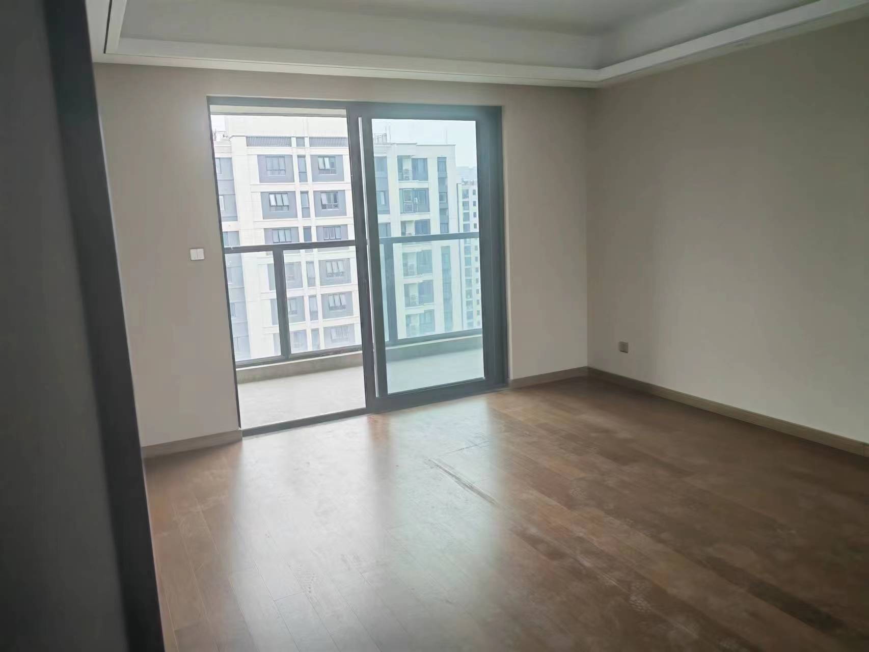 中海翠湖溪岸 4室2厅2卫 143.49m&sup2;