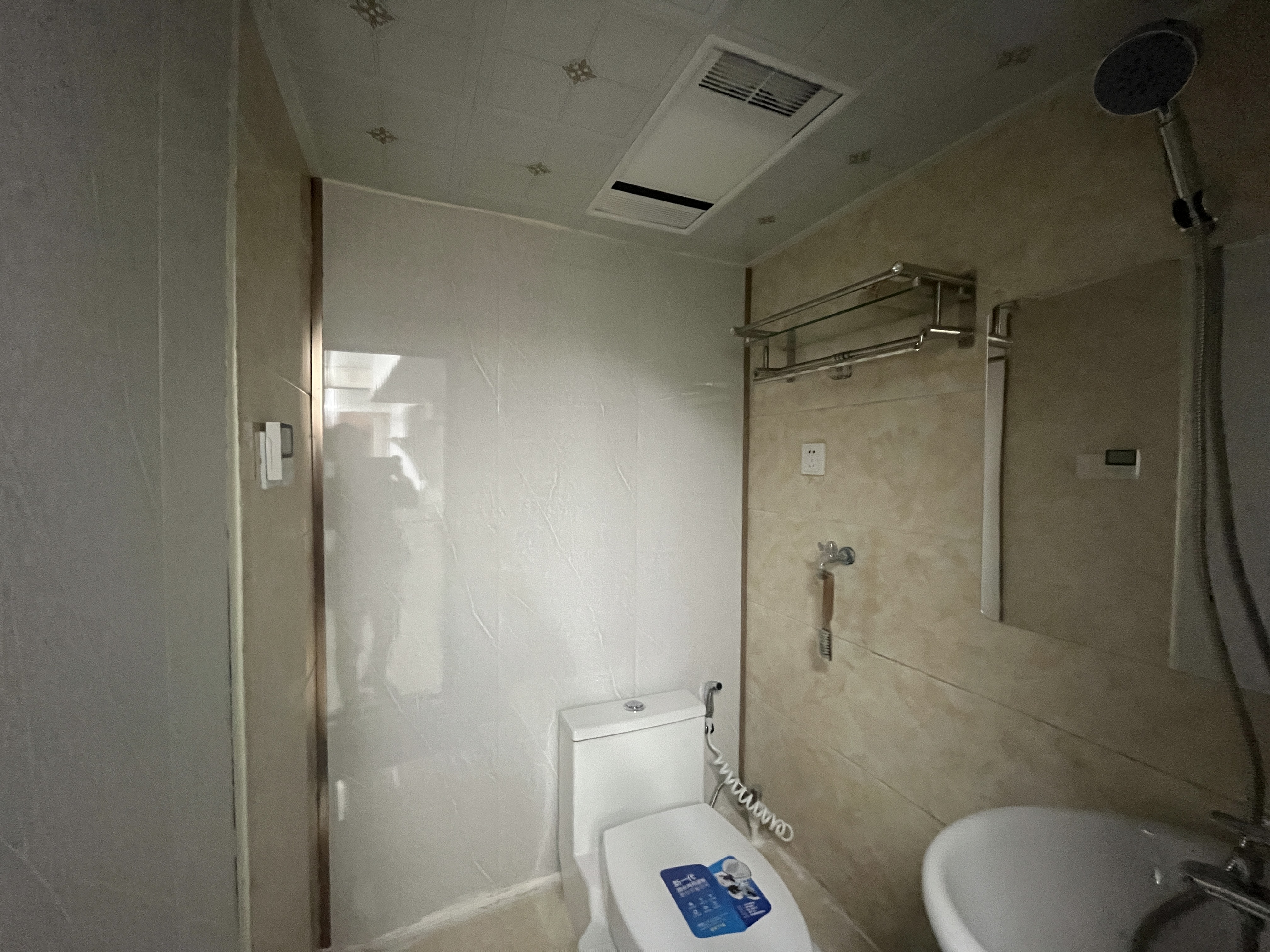 金贸公寓 1室1厅1卫 72m&sup2;