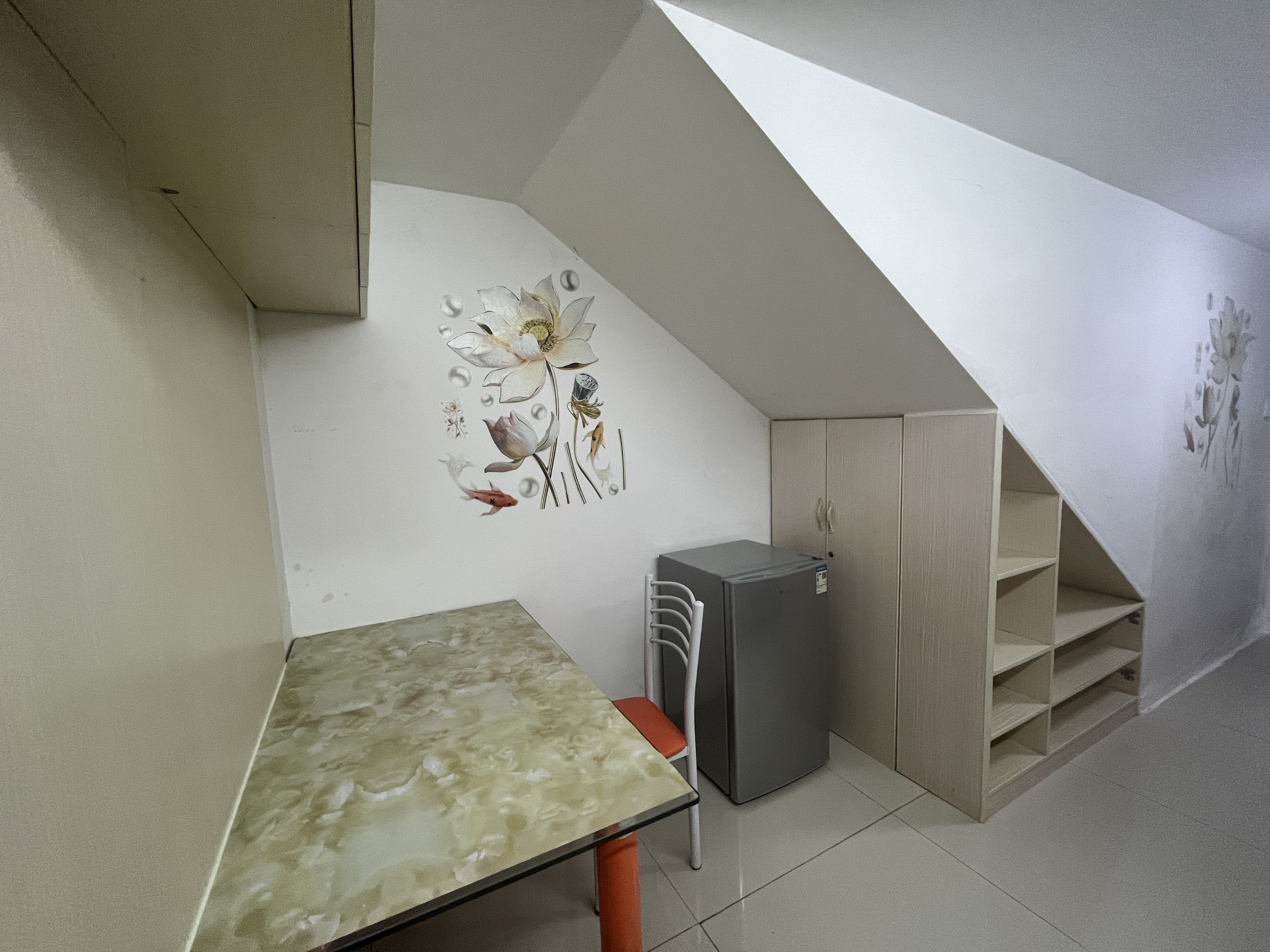 金贸公寓 1室1厅1卫 72m²