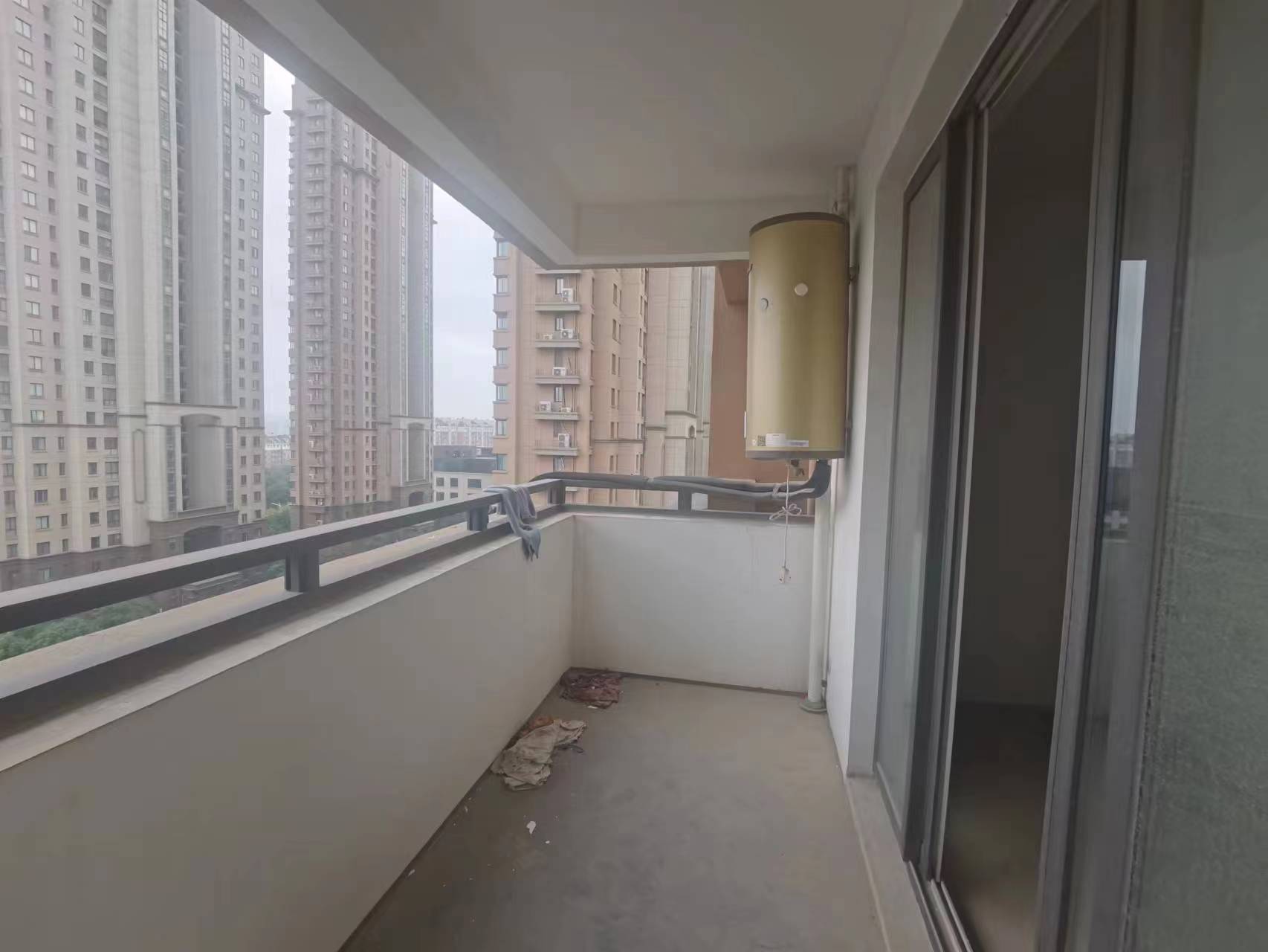 湖滨华庭 3室2厅1卫 110.00m&sup2;