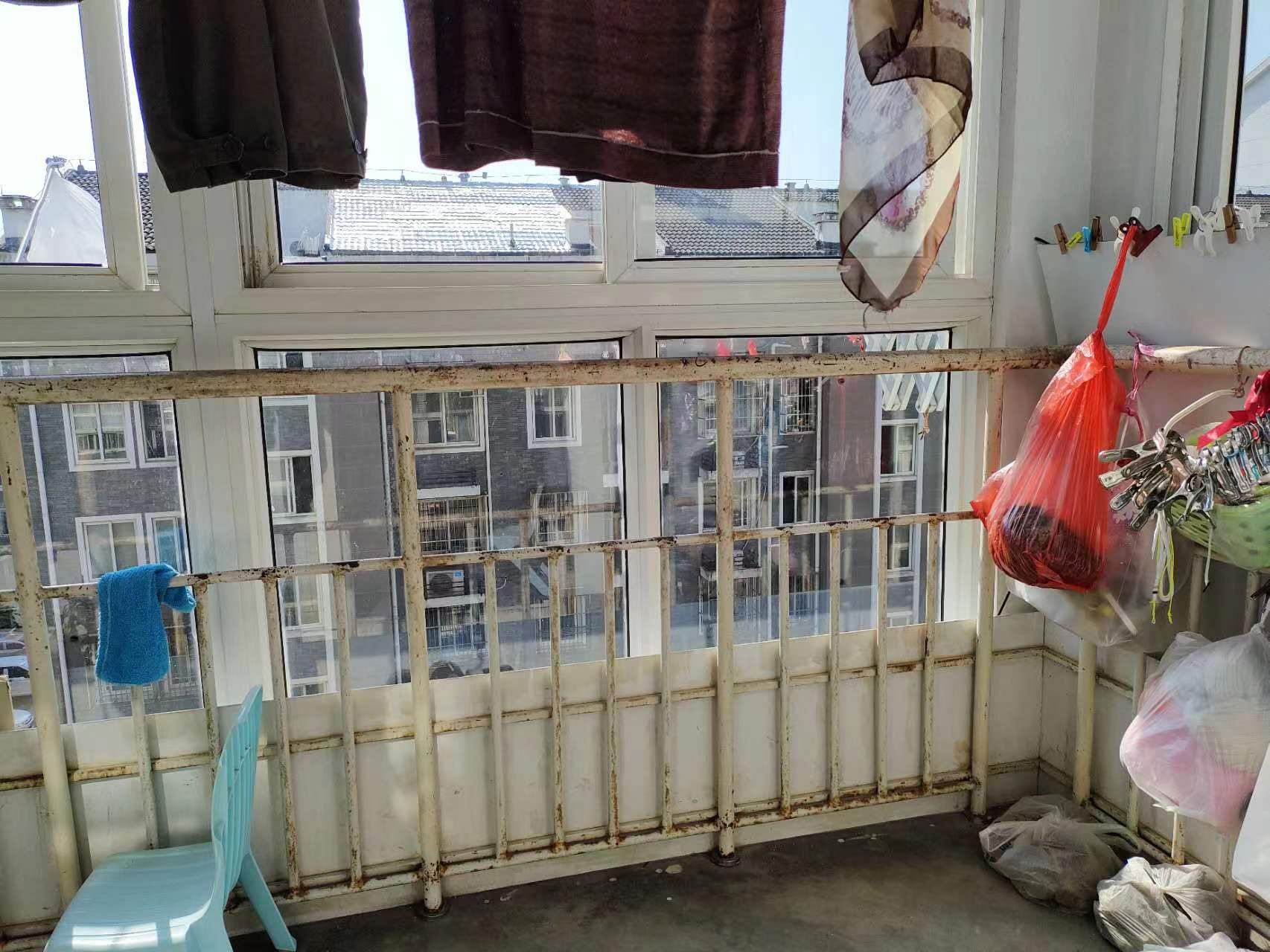 锦安花园一期 3室1厅1卫 92m&sup2;