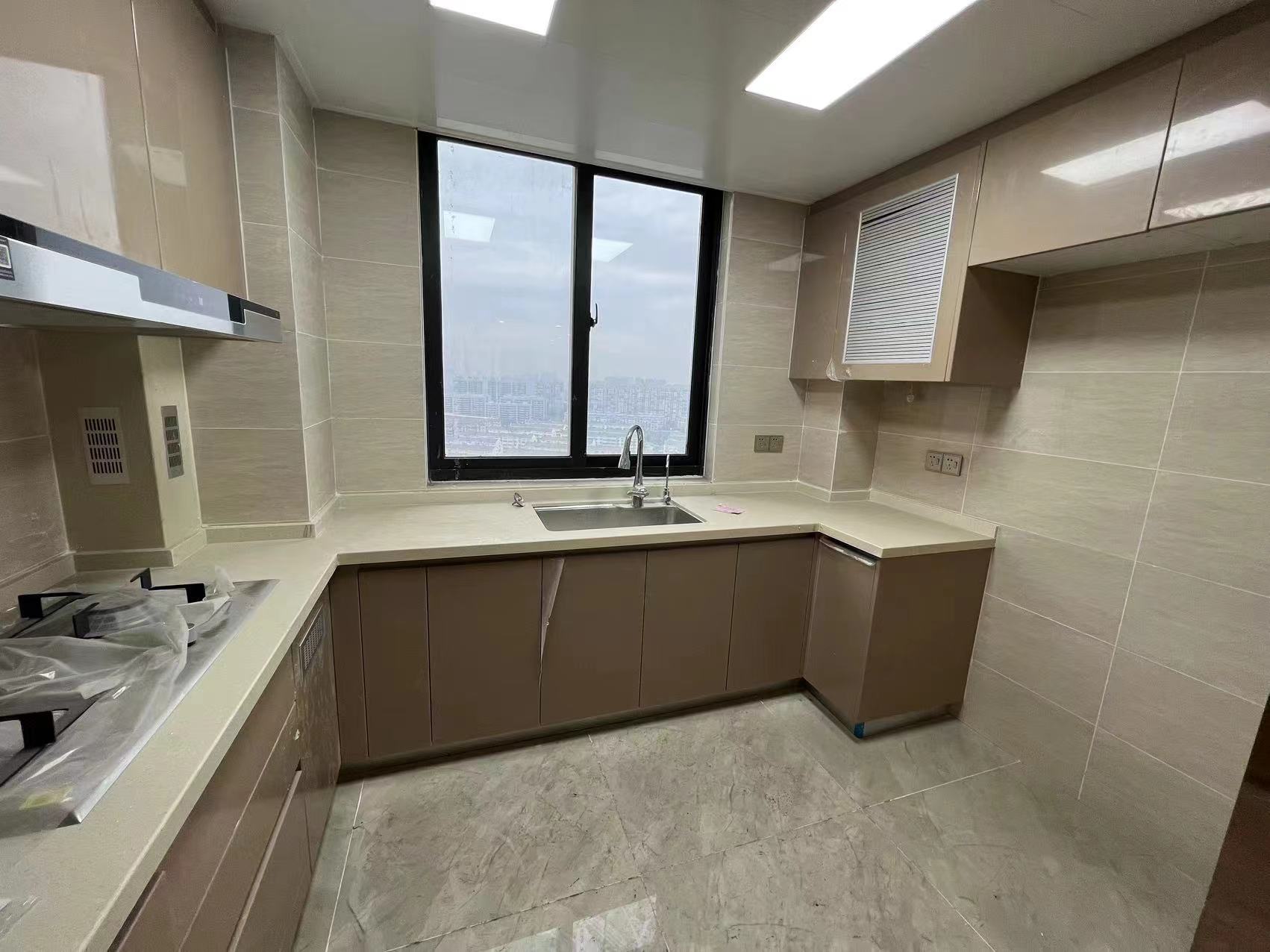 中南世纪花城三期 3室2厅2卫 137.23m&sup2;