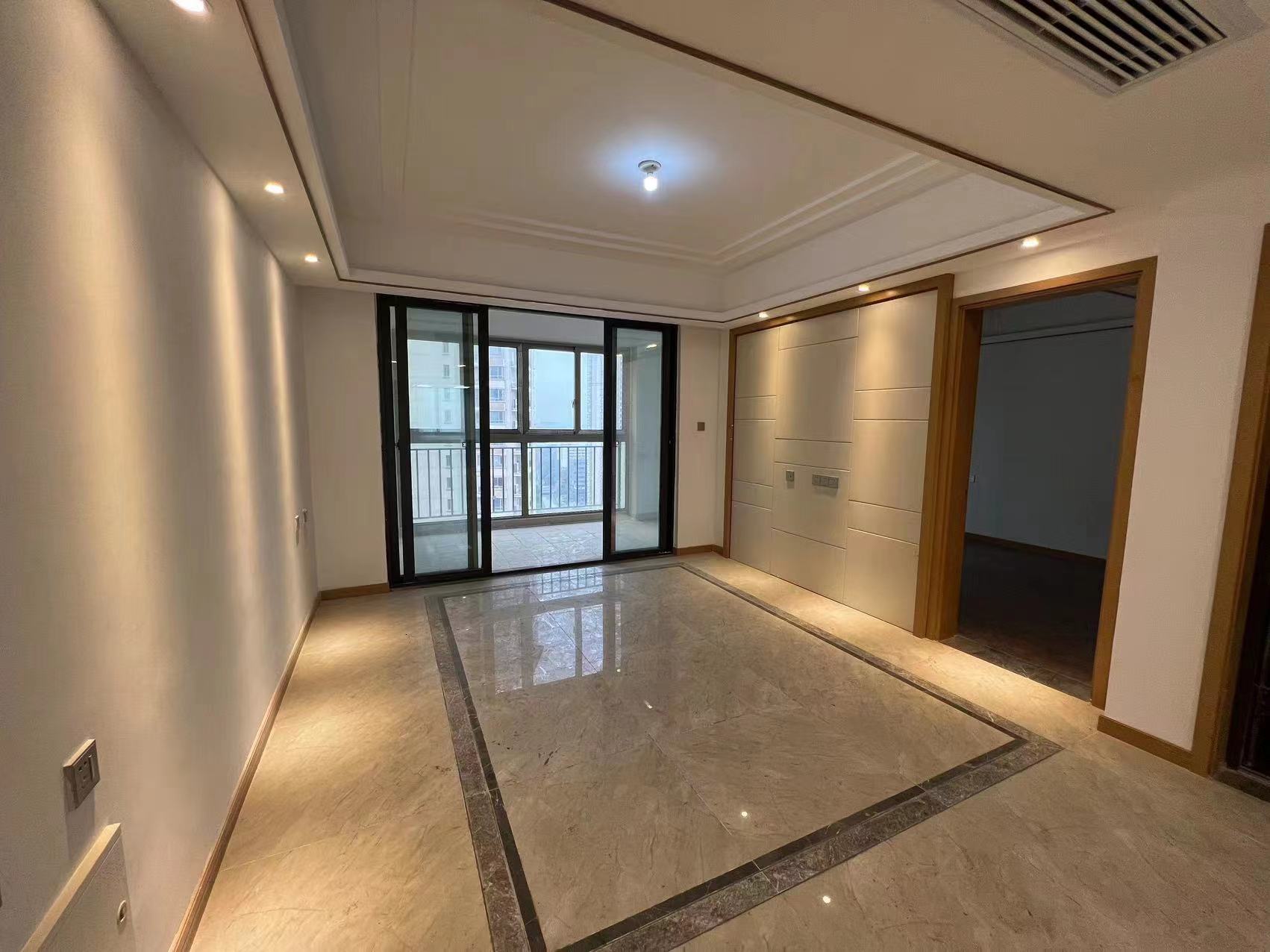 中南世纪花城三期 3室2厅2卫 137.23m&sup2;