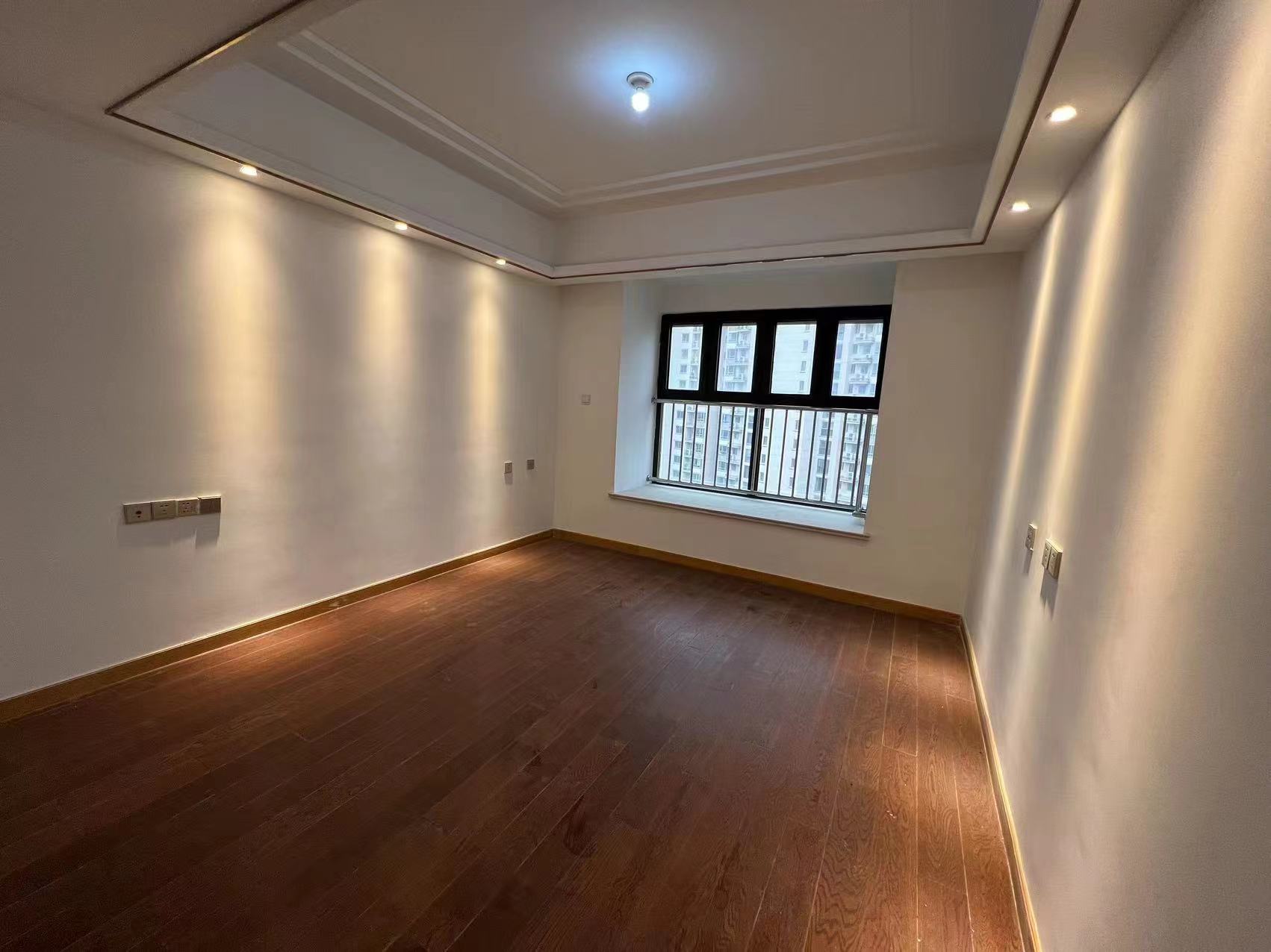 中南世纪花城三期 3室2厅2卫 137.23m&sup2;