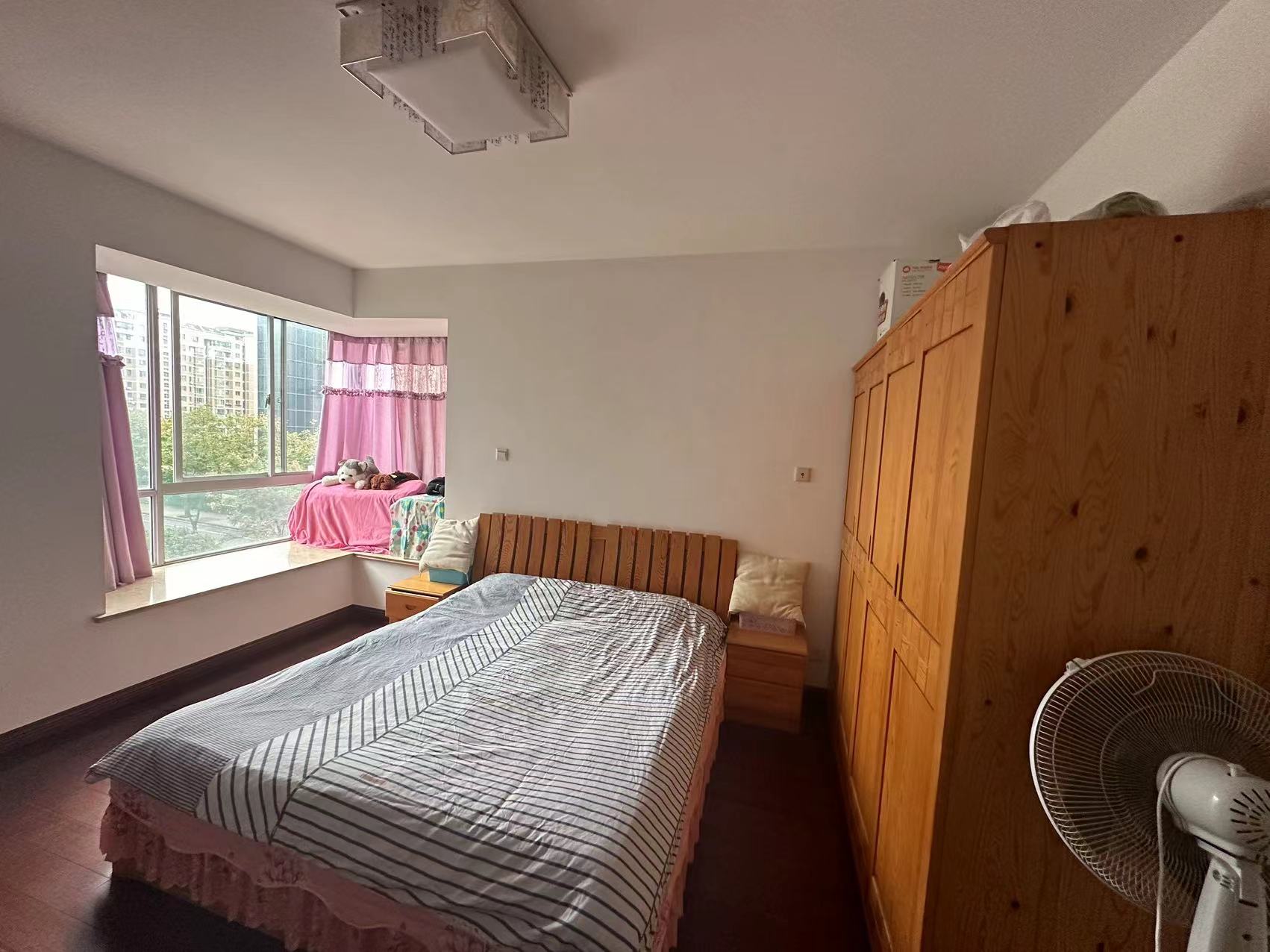 首府名邸 3室2厅2卫 138m&sup2;