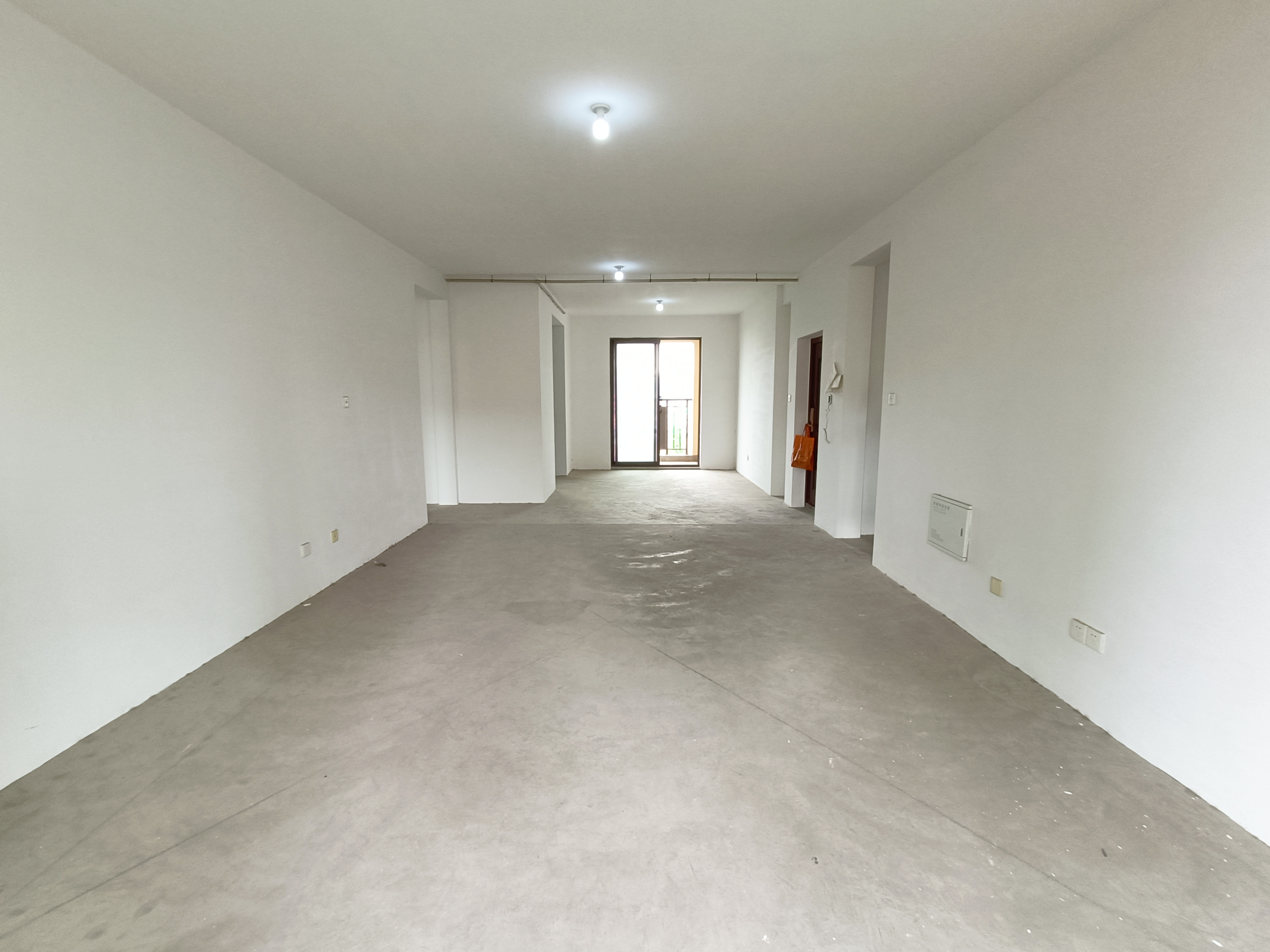 万濠世家 4室2厅2卫 180m²