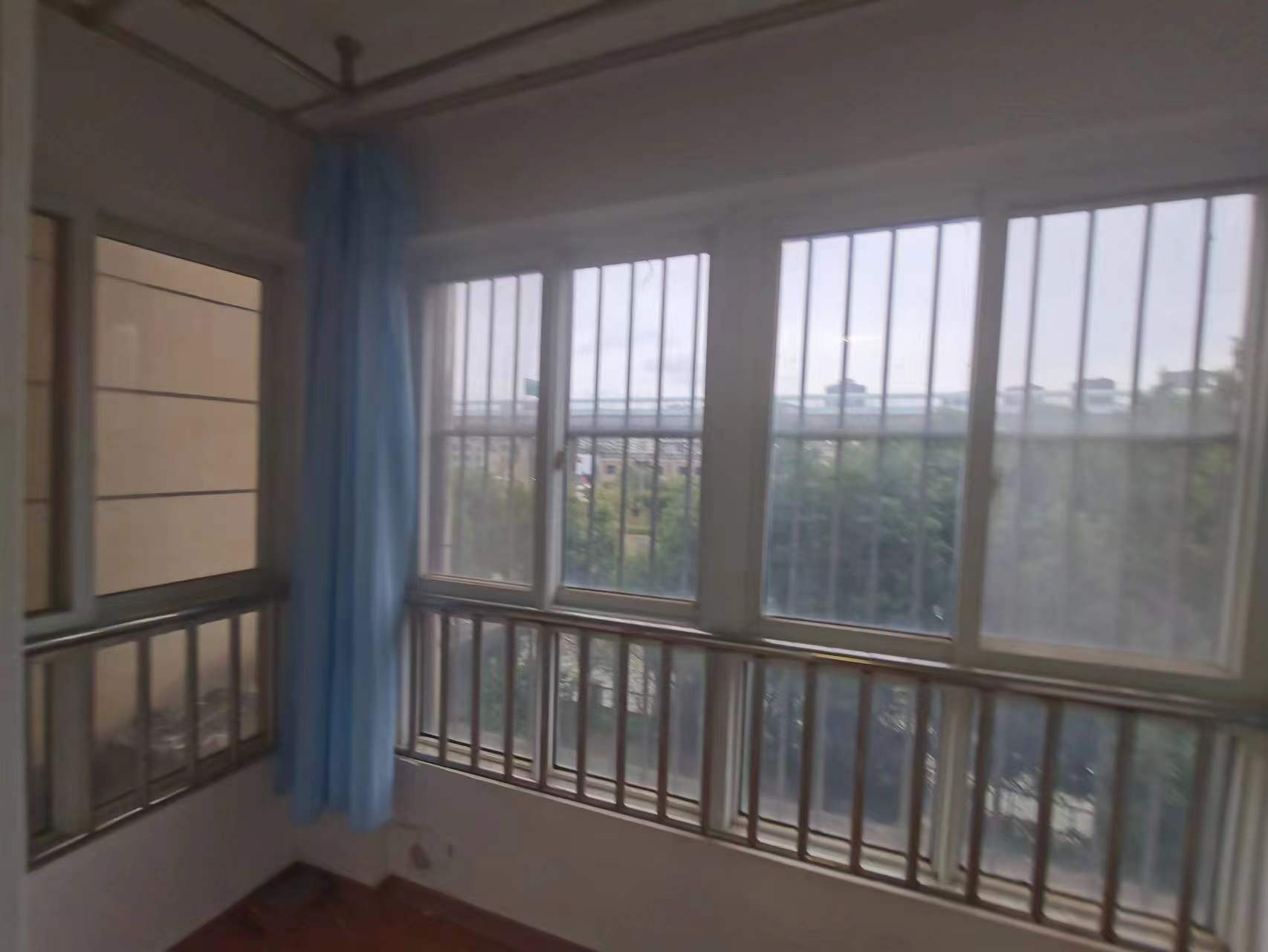 学士府 3室1厅1卫 107m&sup2;