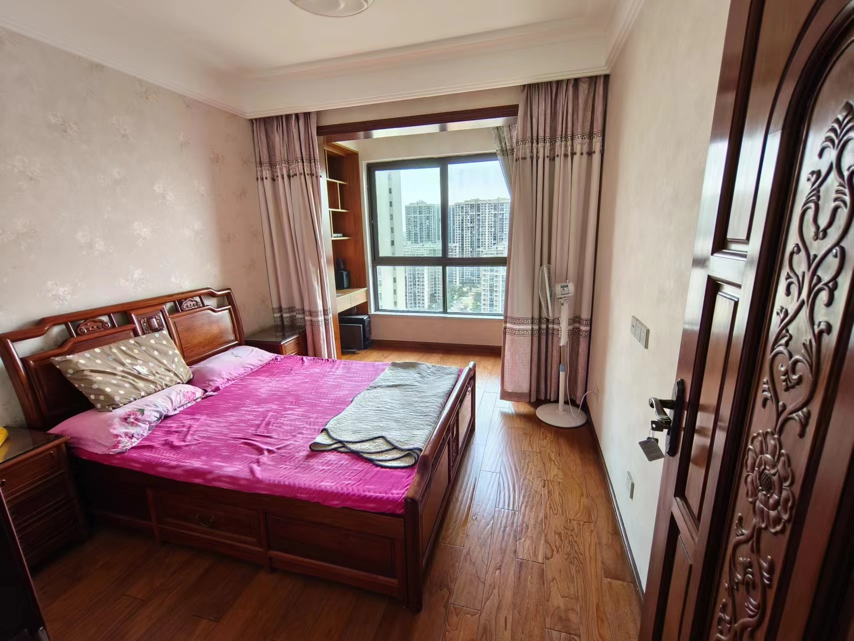 银洲&middot;皇家花园 2室1厅1卫 115m&sup2;