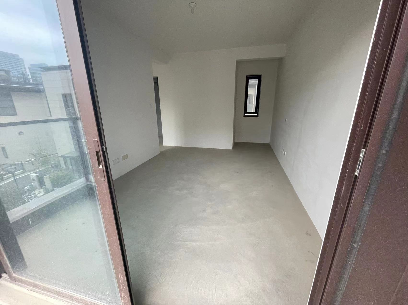 云樾东方 4室1厅1卫 240m&sup2;