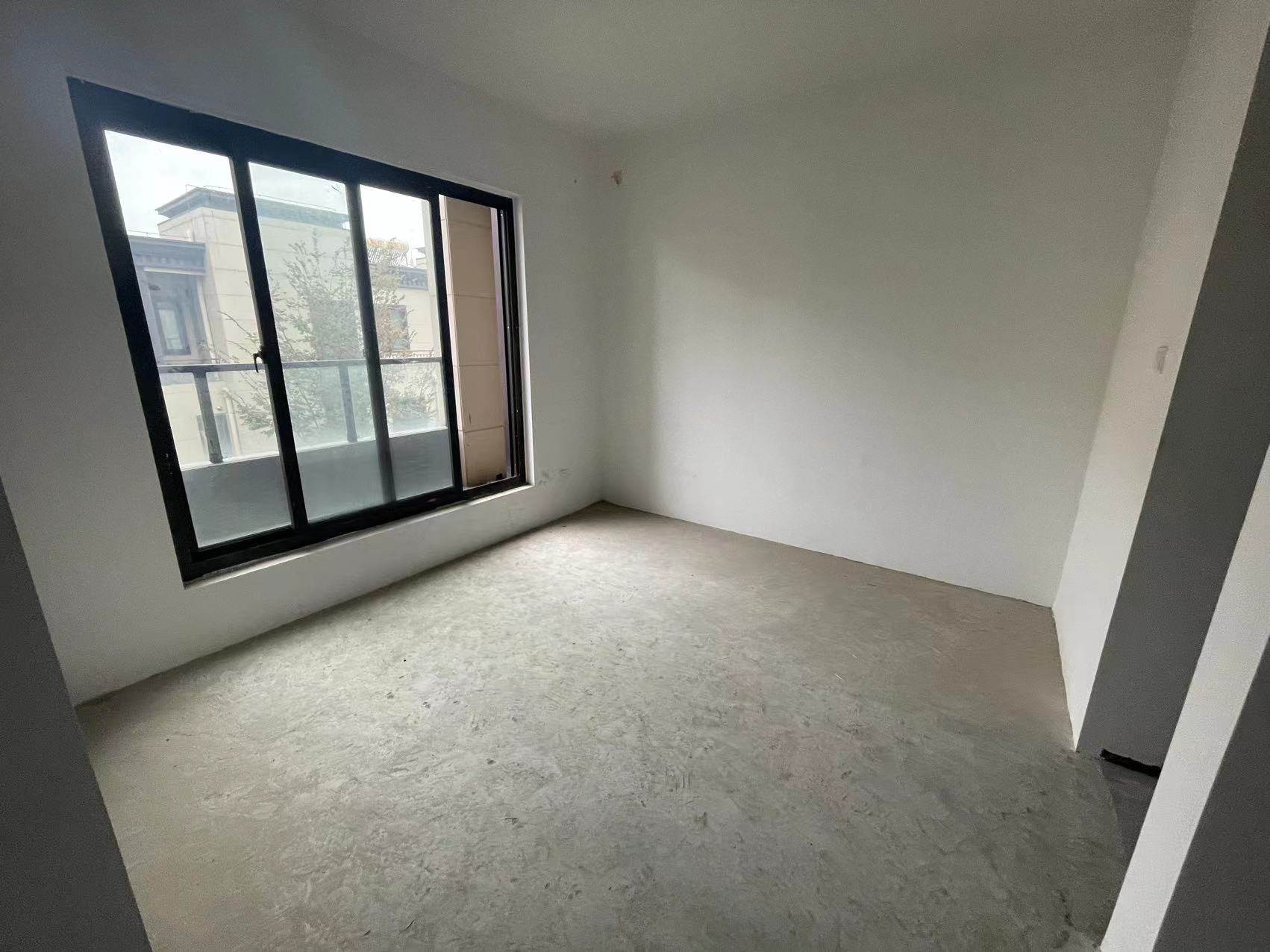 云樾东方 4室1厅1卫 240m&sup2;