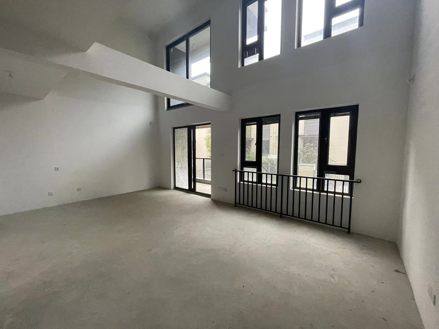 云樾东方 4室1厅1卫 240m&sup2;