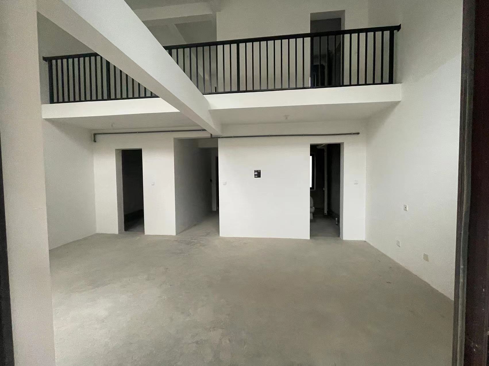 云樾东方 4室1厅1卫 240m&sup2;