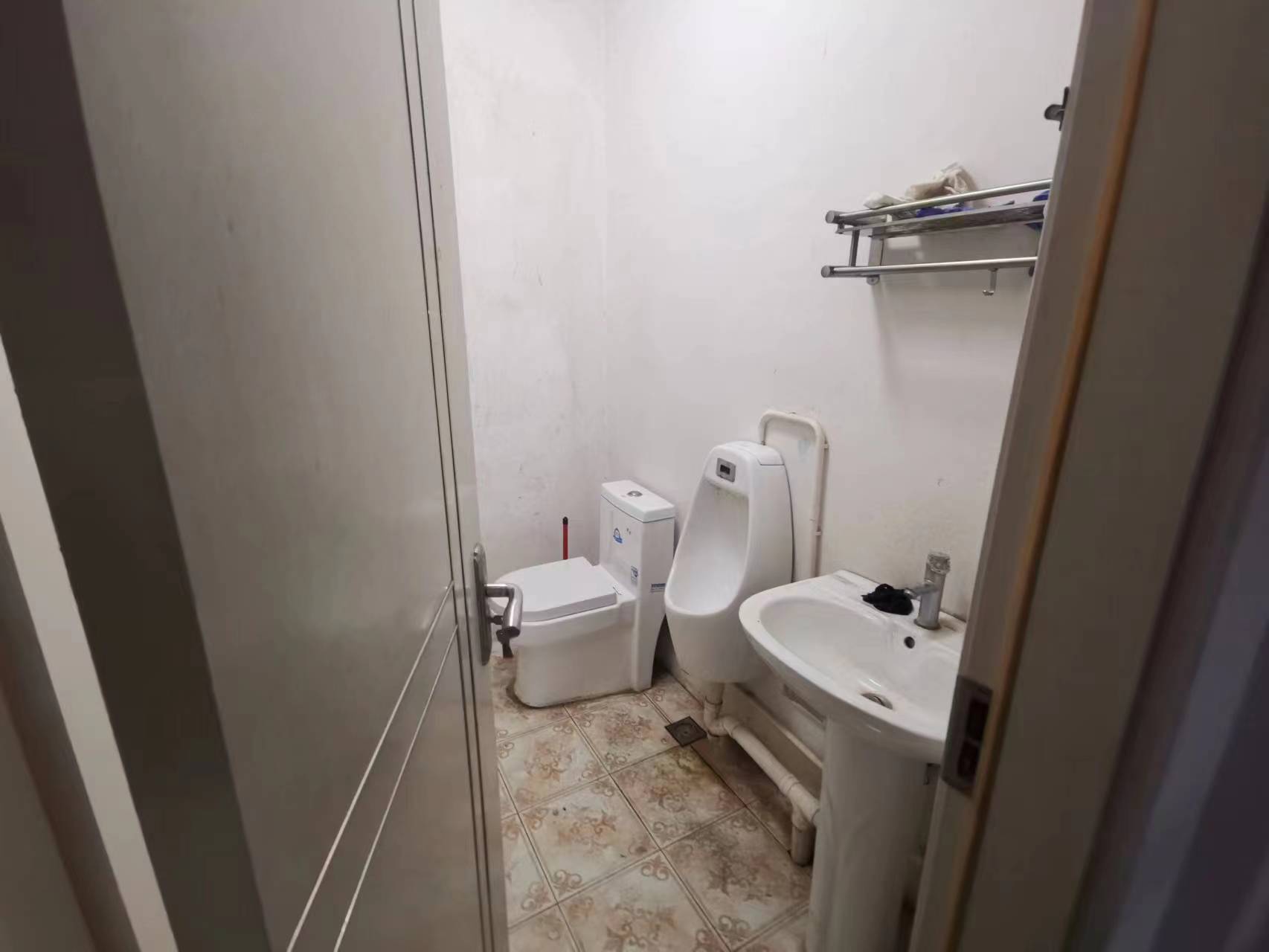帝奥世伦名郡 4室2厅3卫 374.28m&sup2;