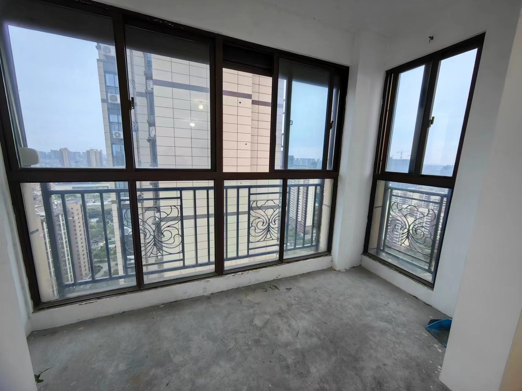 御景澜庭 3室2厅1卫 111m&sup2;