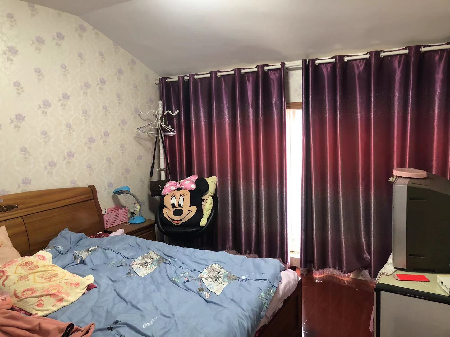 虹桥新苑 4室2厅2卫 130m&sup2;