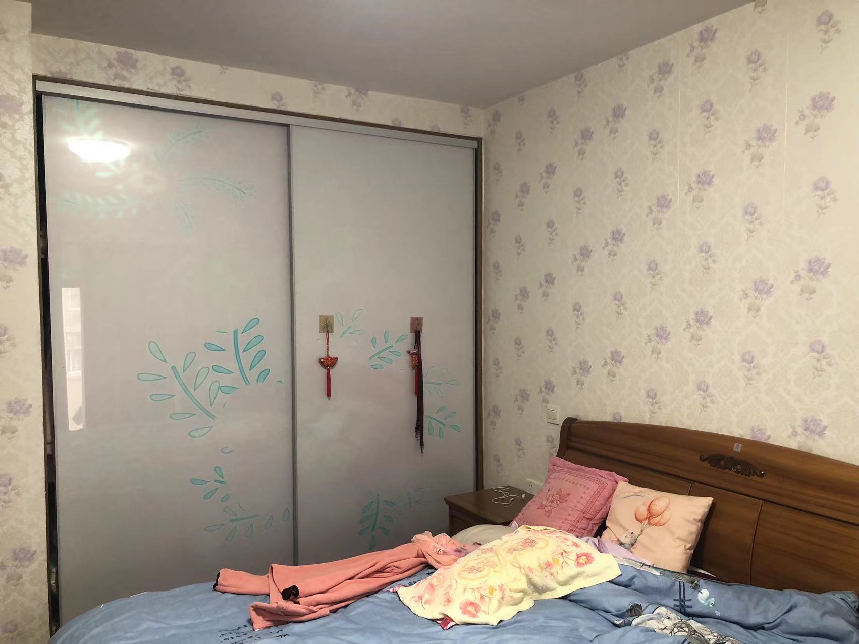 虹桥新苑 4室2厅2卫 130m&sup2;