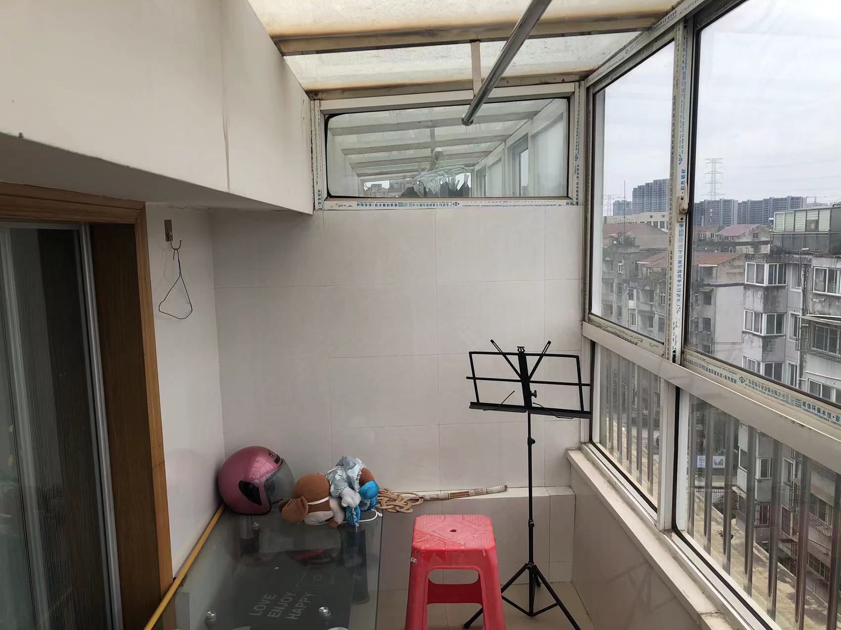 虹桥新苑 4室2厅2卫 130m&sup2;