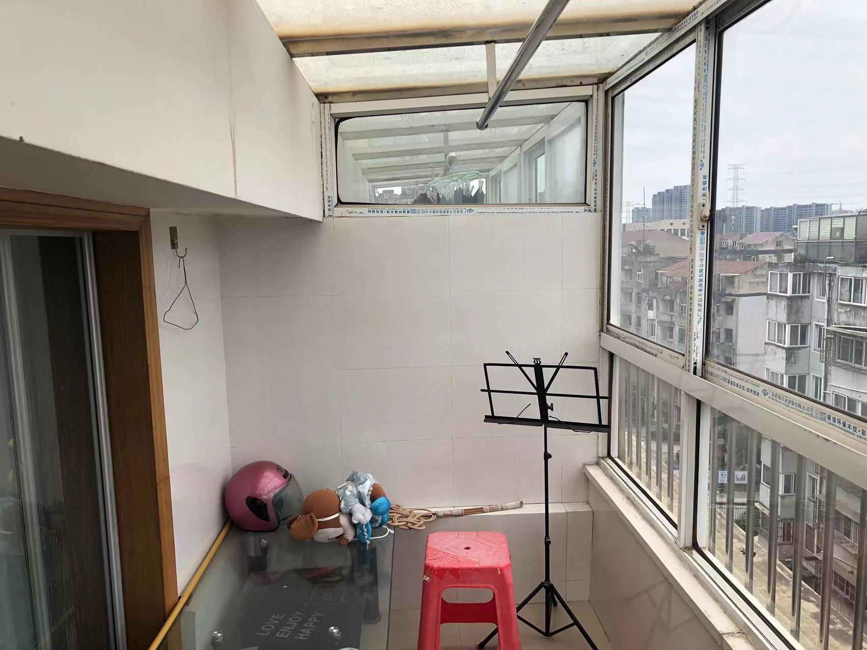 虹桥新苑 4室2厅2卫 130m&sup2;