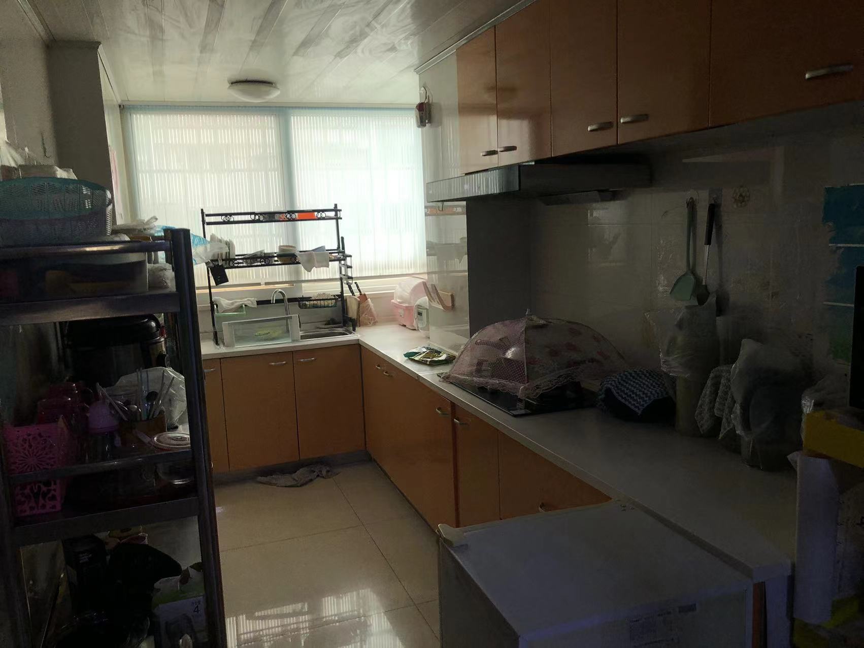 虹桥新苑 4室2厅2卫 130m&sup2;