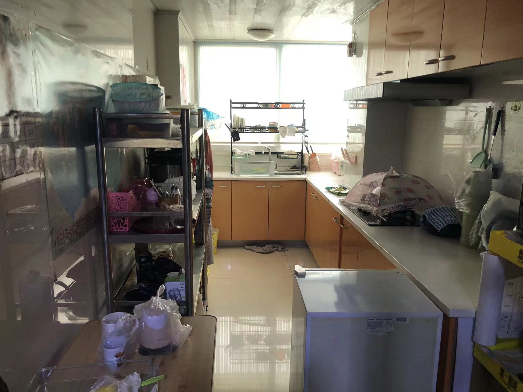虹桥新苑 4室2厅2卫 130m&sup2;