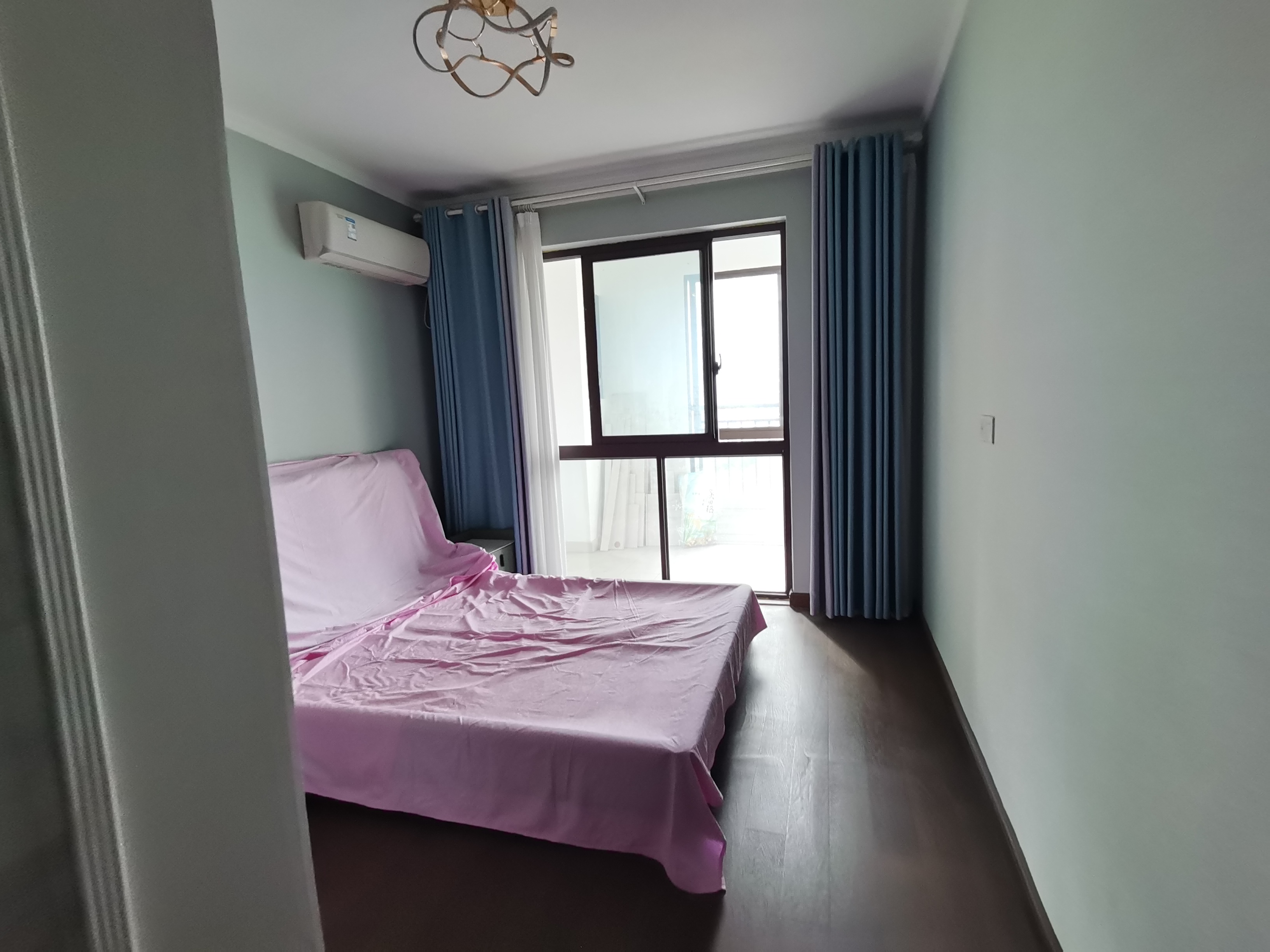 华强国际公馆 3室2厅2卫 145m&sup2;